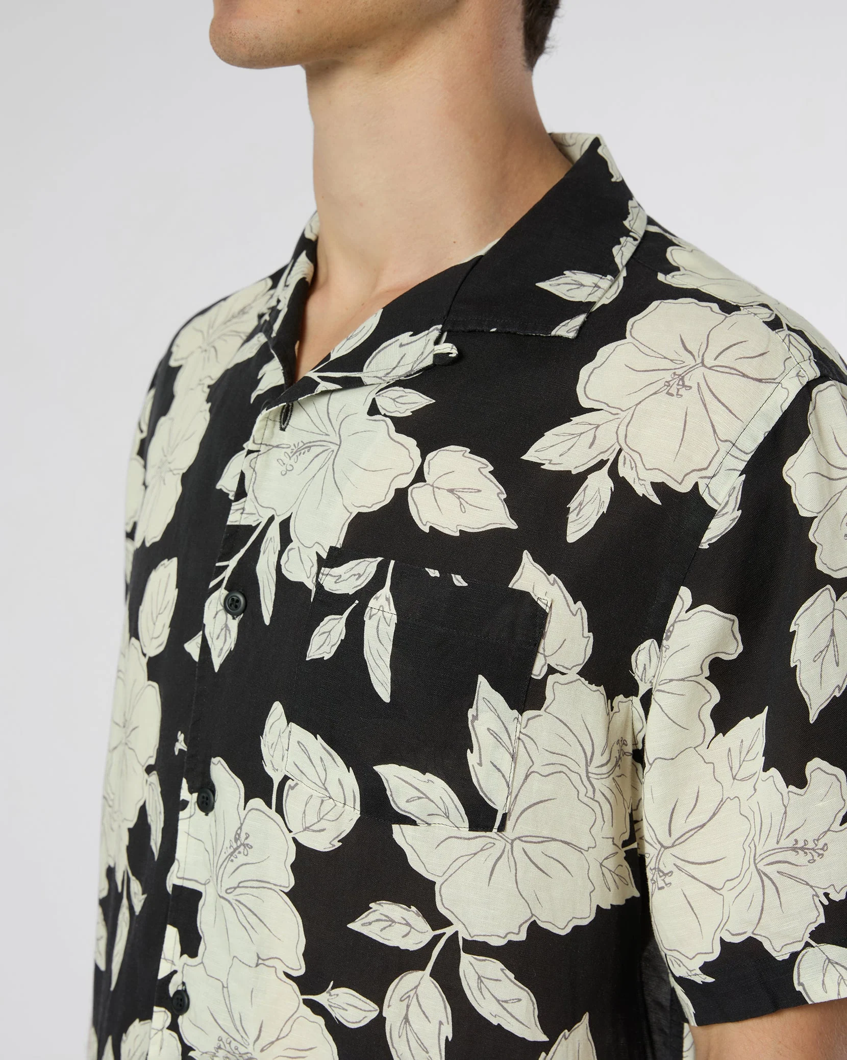 Mens | Air Linen Convertible Vacation Shirt | Black/Off White - Image 4