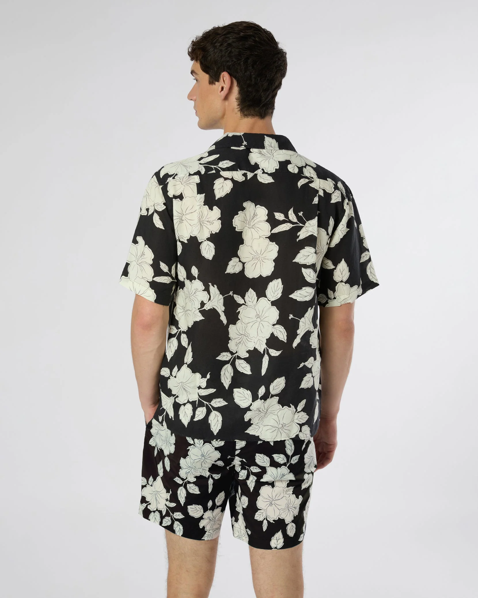 Mens | Air Linen Convertible Vacation Shirt | Black/Off White - Image 5