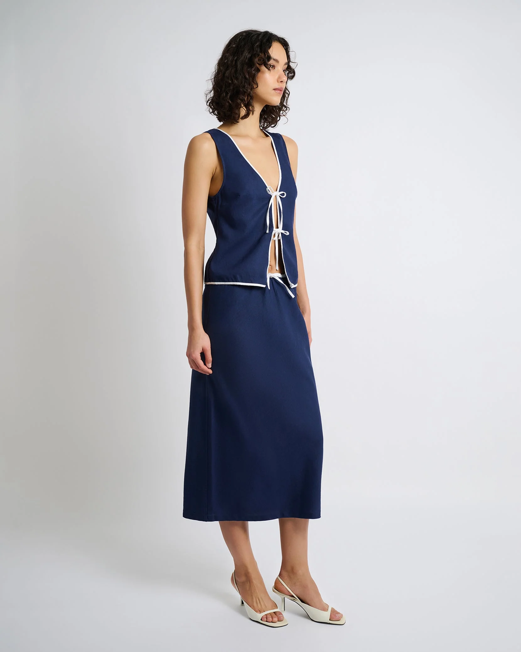 Womens | Air Linen Midi Skirt | Deep Navy/White - Image 3