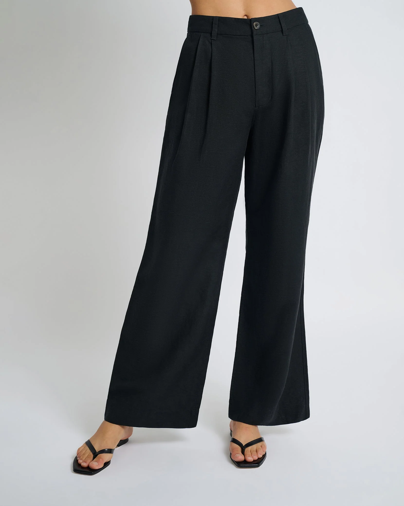 Womens | Air Linen Pleated Trousers | Black