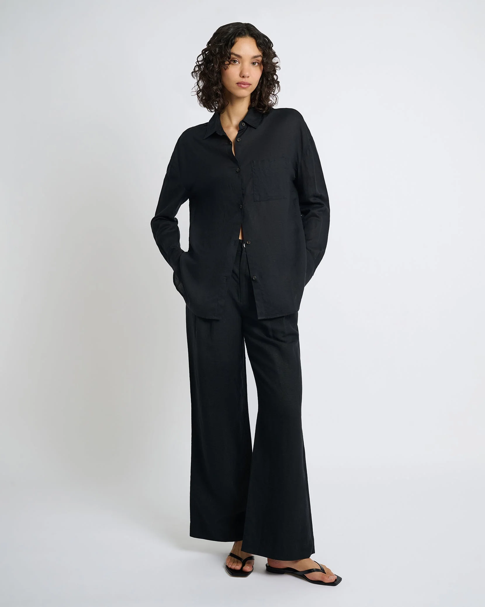 Womens | Air Linen Pleated Trousers | Black - Image 3