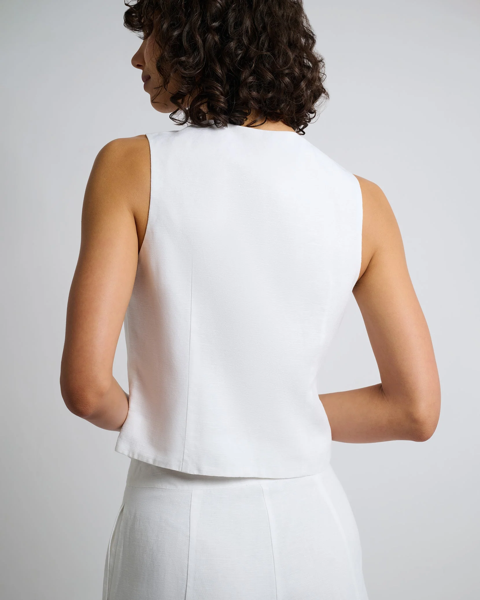 Womens | Air Linen Relaxed Vest | White - Image 5