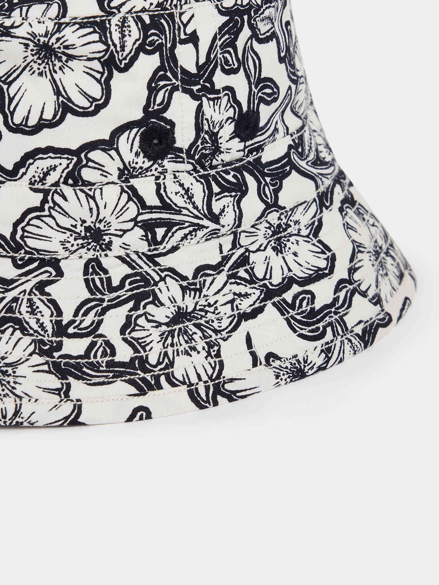 Boy | Piob Hat | Black Flowers - Image 2