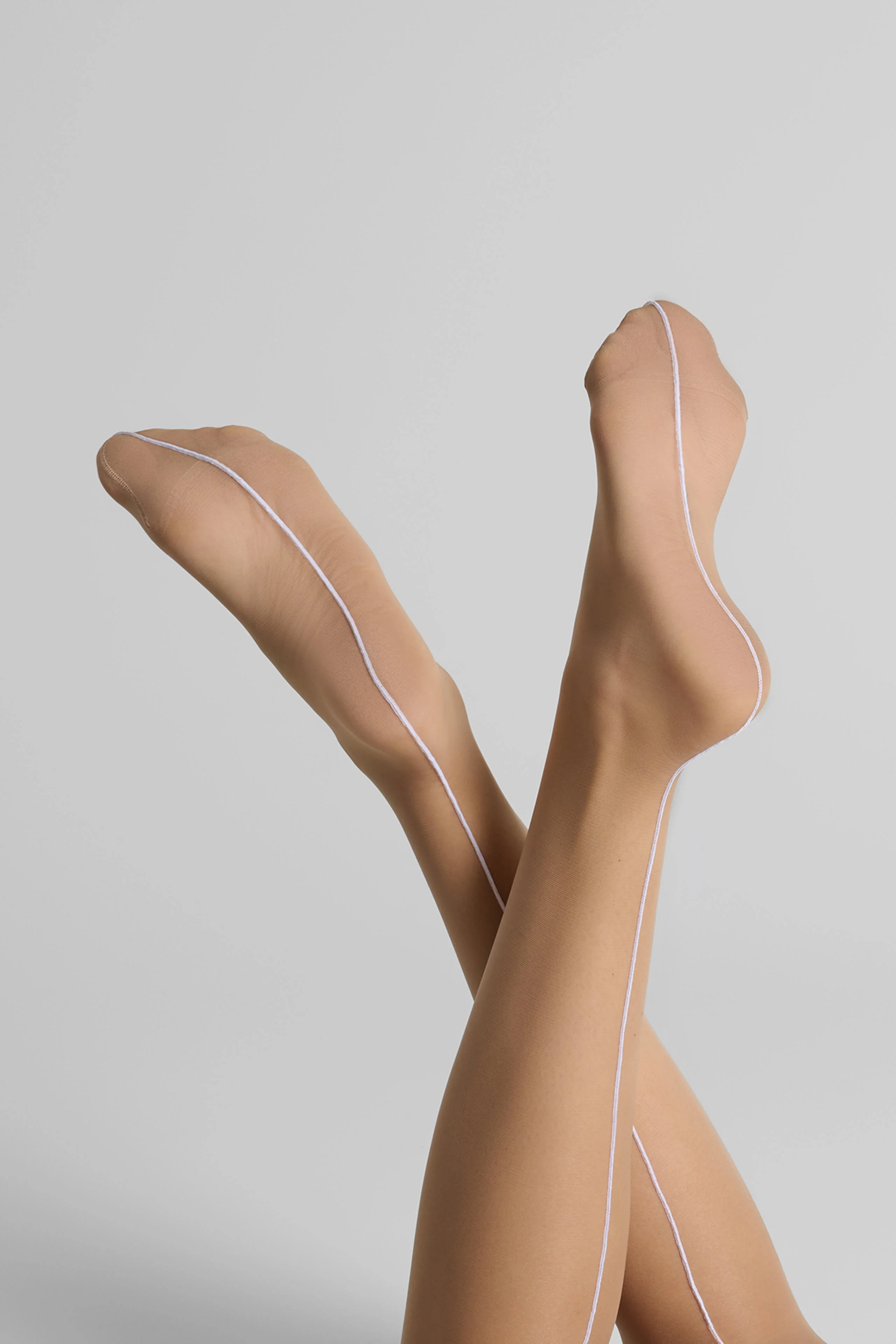 Cut and curled back seamed stockings - 20D | White - Image 2