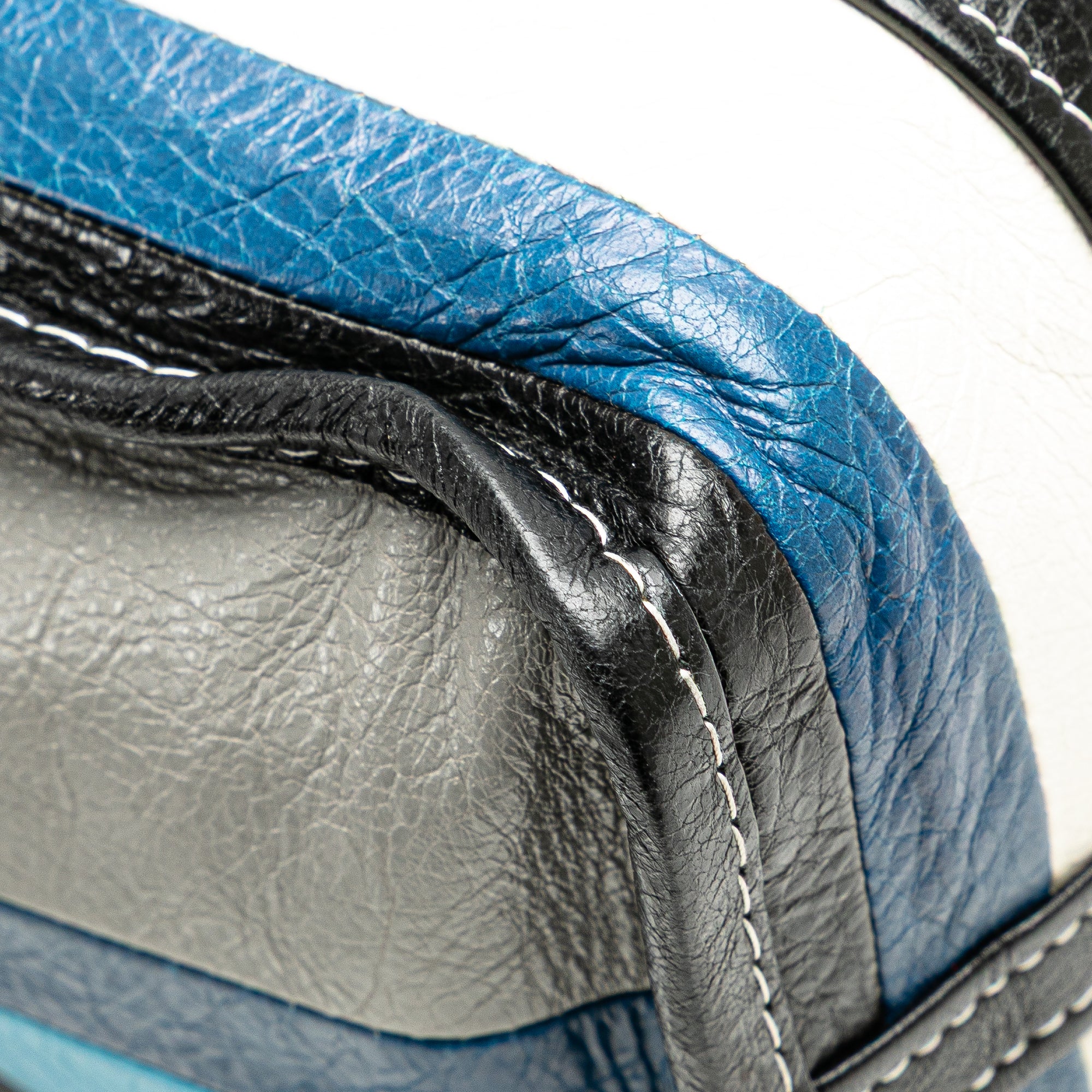 Balenciaga | Pre-Owned S Lambskin Bazar Shopper Satchel | Blue/Aqua - Image 3
