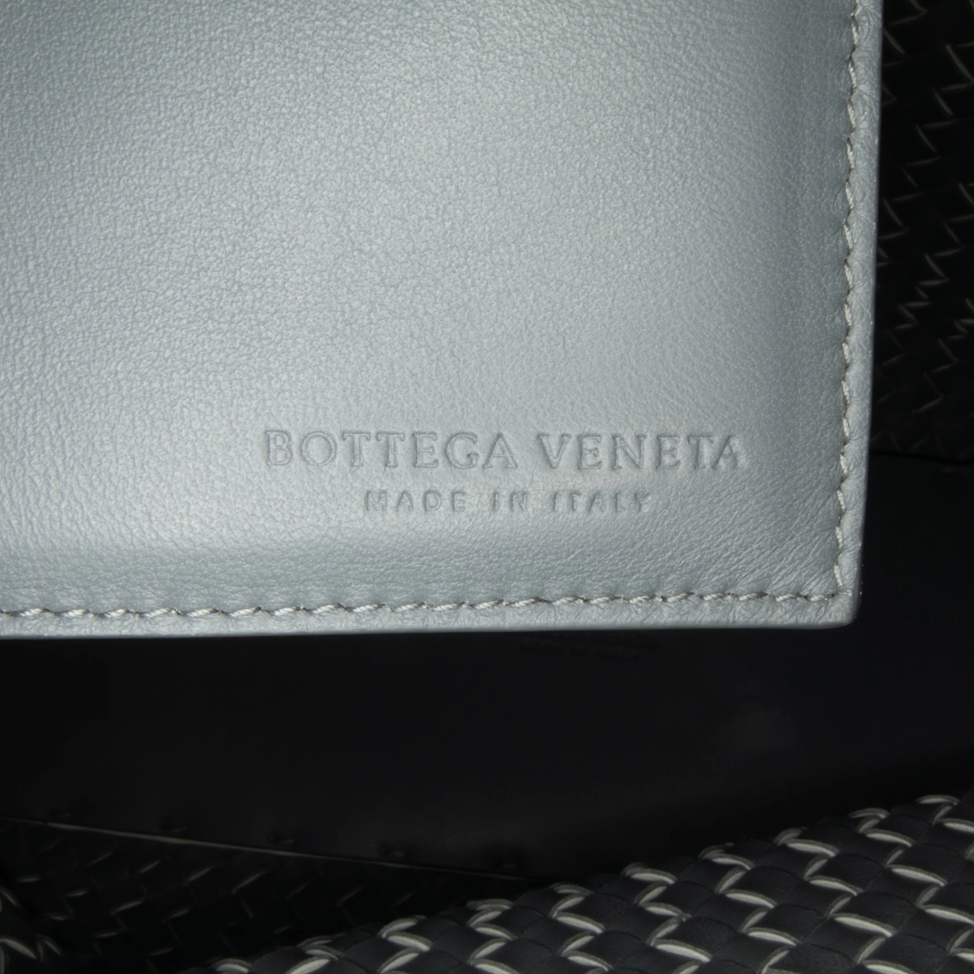 Bottega Veneta | Pre-Owned Bicolor Intrecciato Tote | White - Image 12