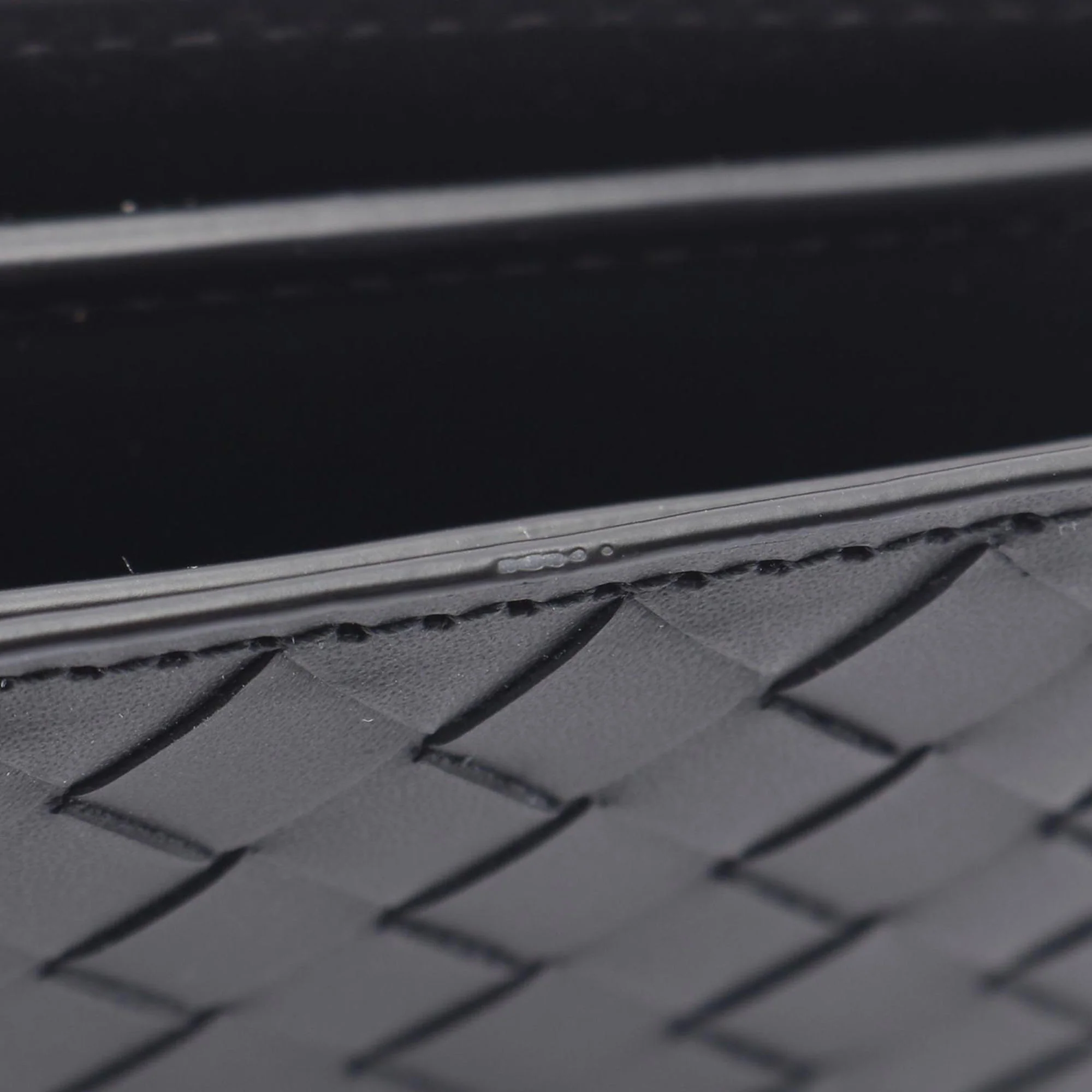 Bottega Veneta | Pre-Owned Intrecciato Piccolo Wallet | Black - Image 5