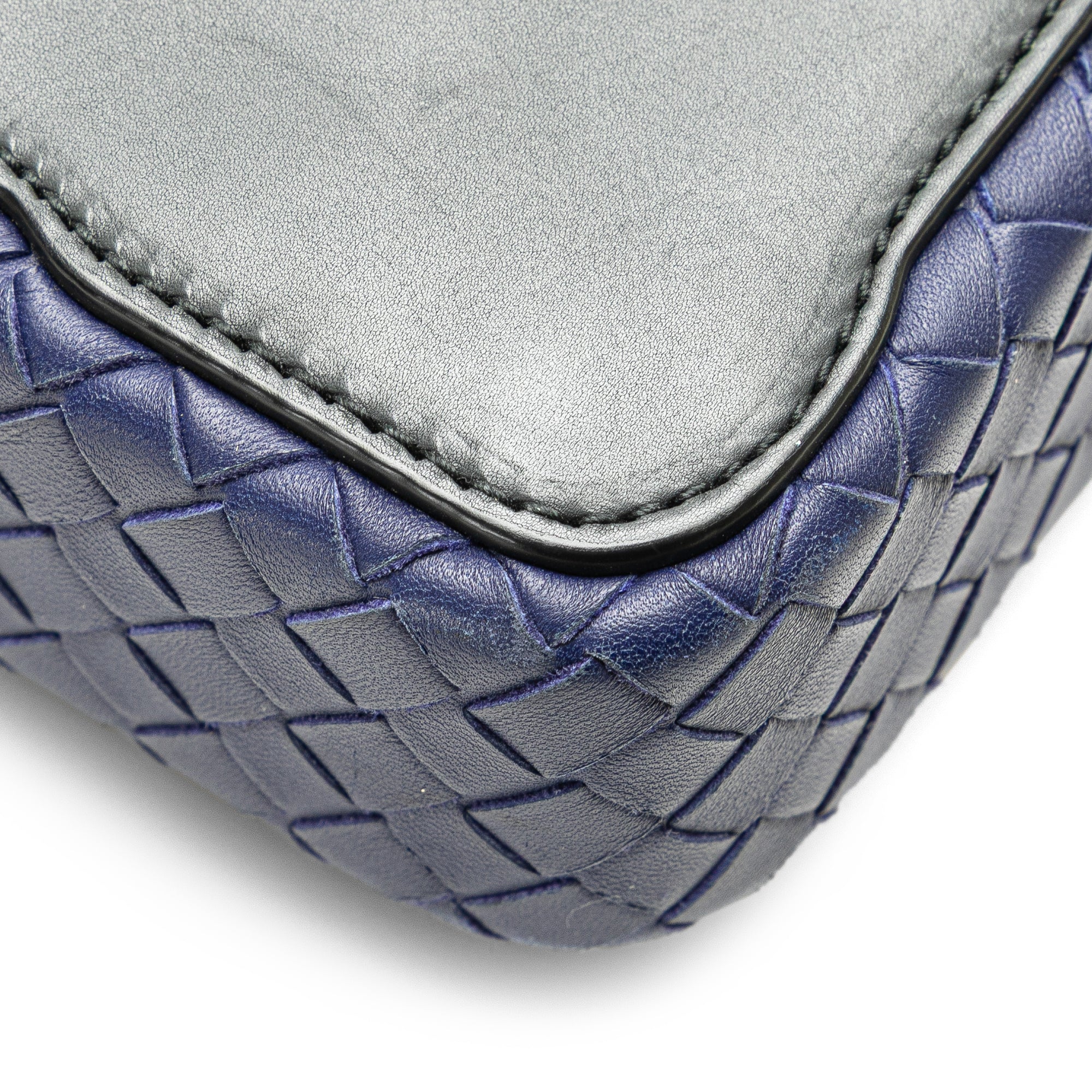 Bottega Veneta | Pre-Owned Intrecciato Trimmed Leather Crossbody | Black/Blue - Image 3