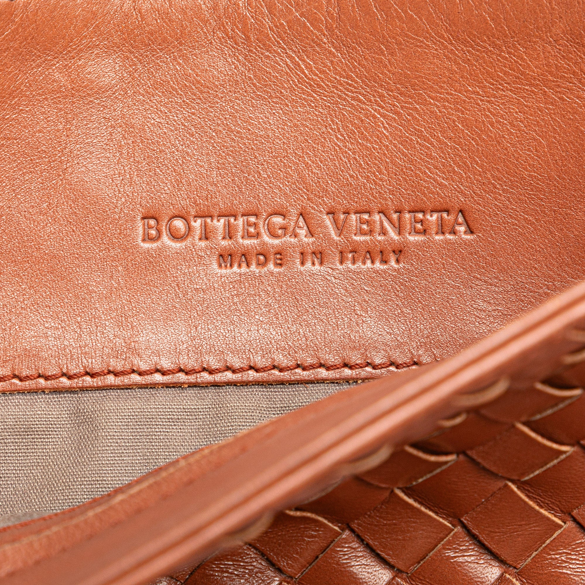 Bottega Veneta | Pre-Owned Leather Intrecciato Crossbody | Brown - Image 8