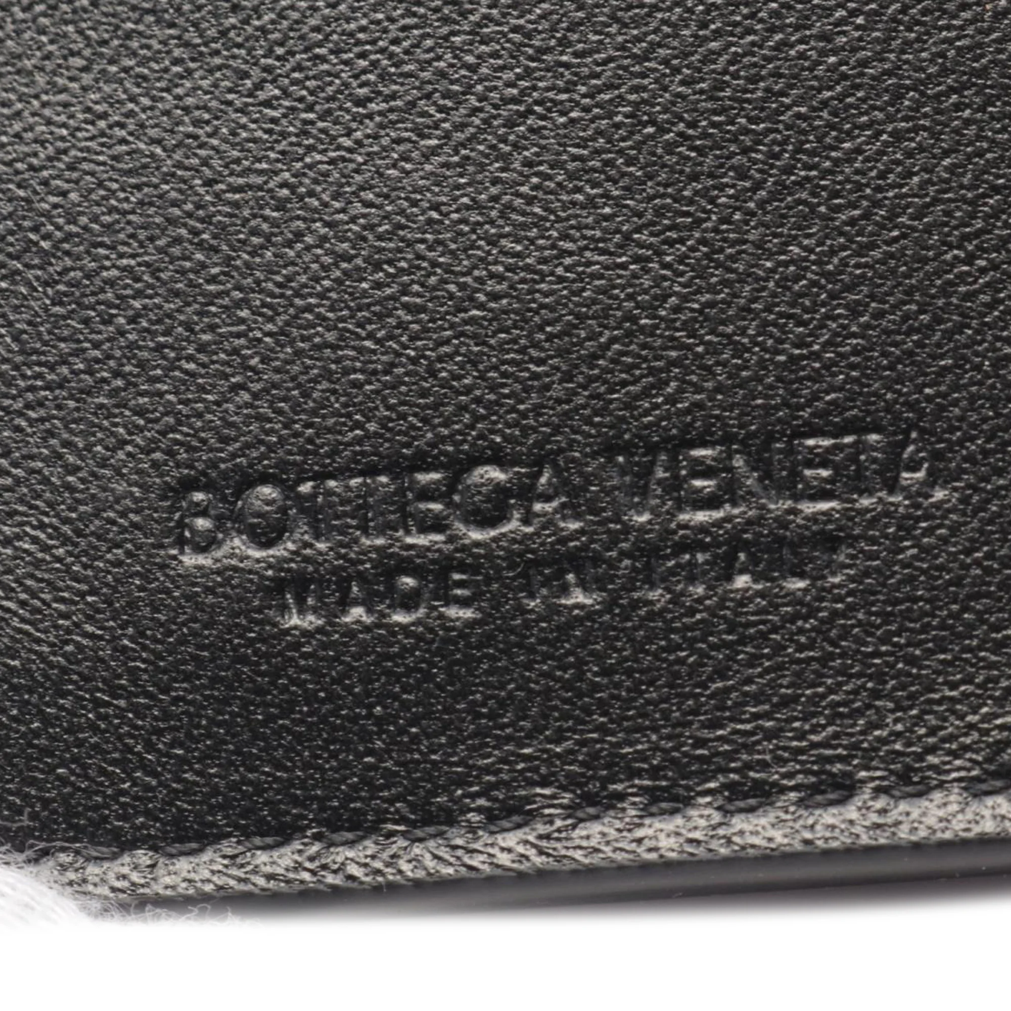 Bottega Veneta | Pre-Owned Leather Maxi Intrecciato Cassette Zip Coin Pouch | Black - Image 4