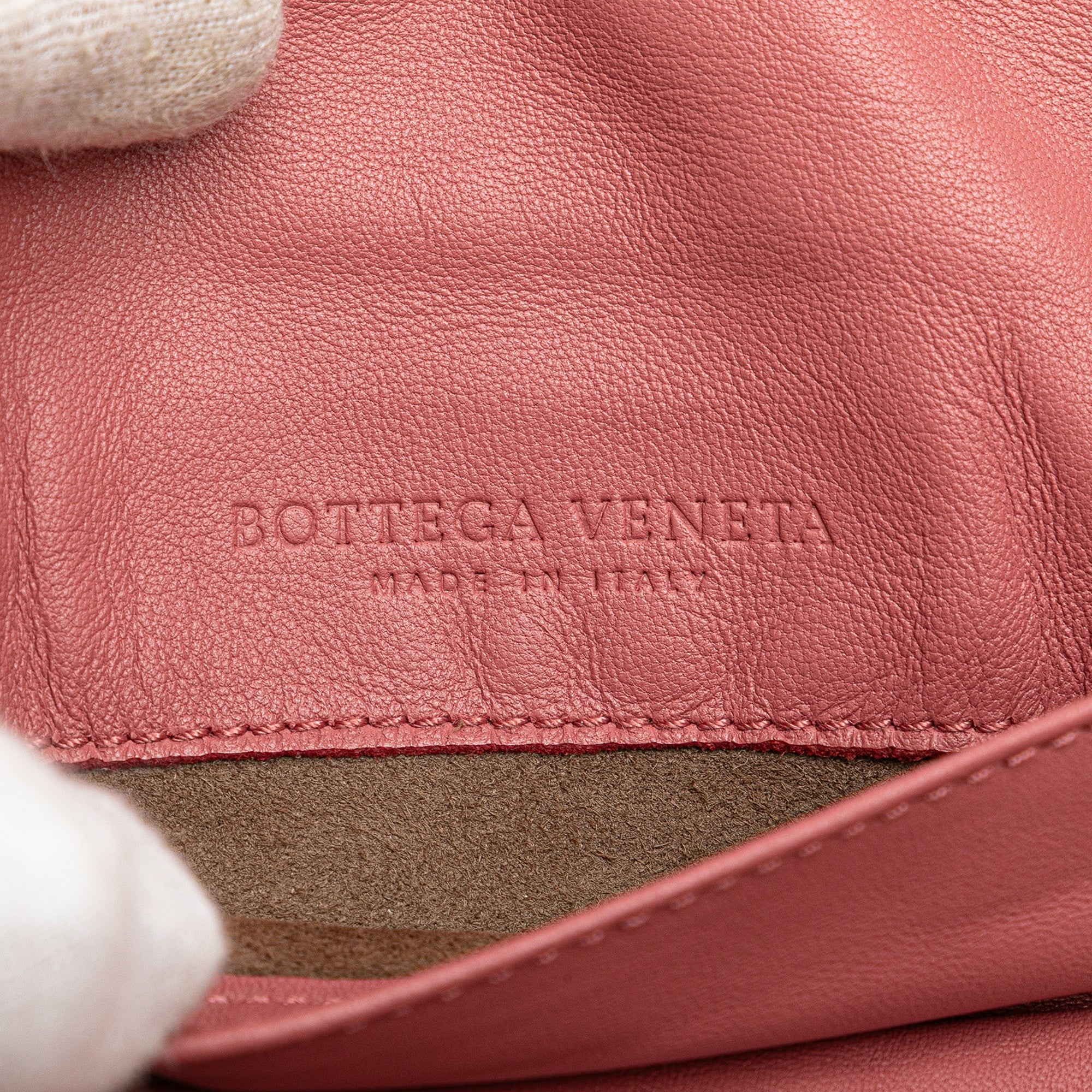 Bottega Veneta | Pre-Owned Mini Nappa Intrecciato Expandable Chain Crossbody | Pink - Image 7