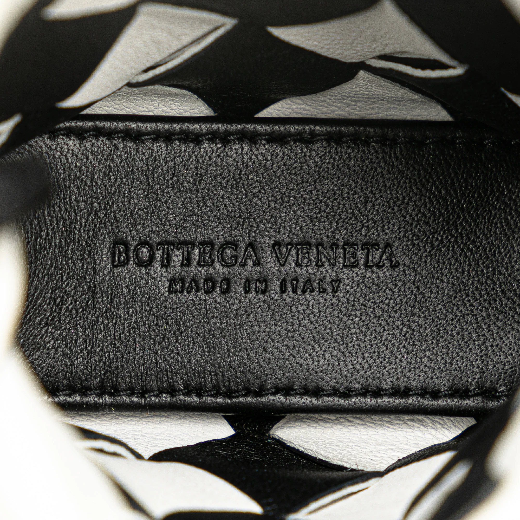 Bottega Veneta | Pre-Owned Nappa Intrecciato Maxi Cabat Bag Charm | Black - Image 5