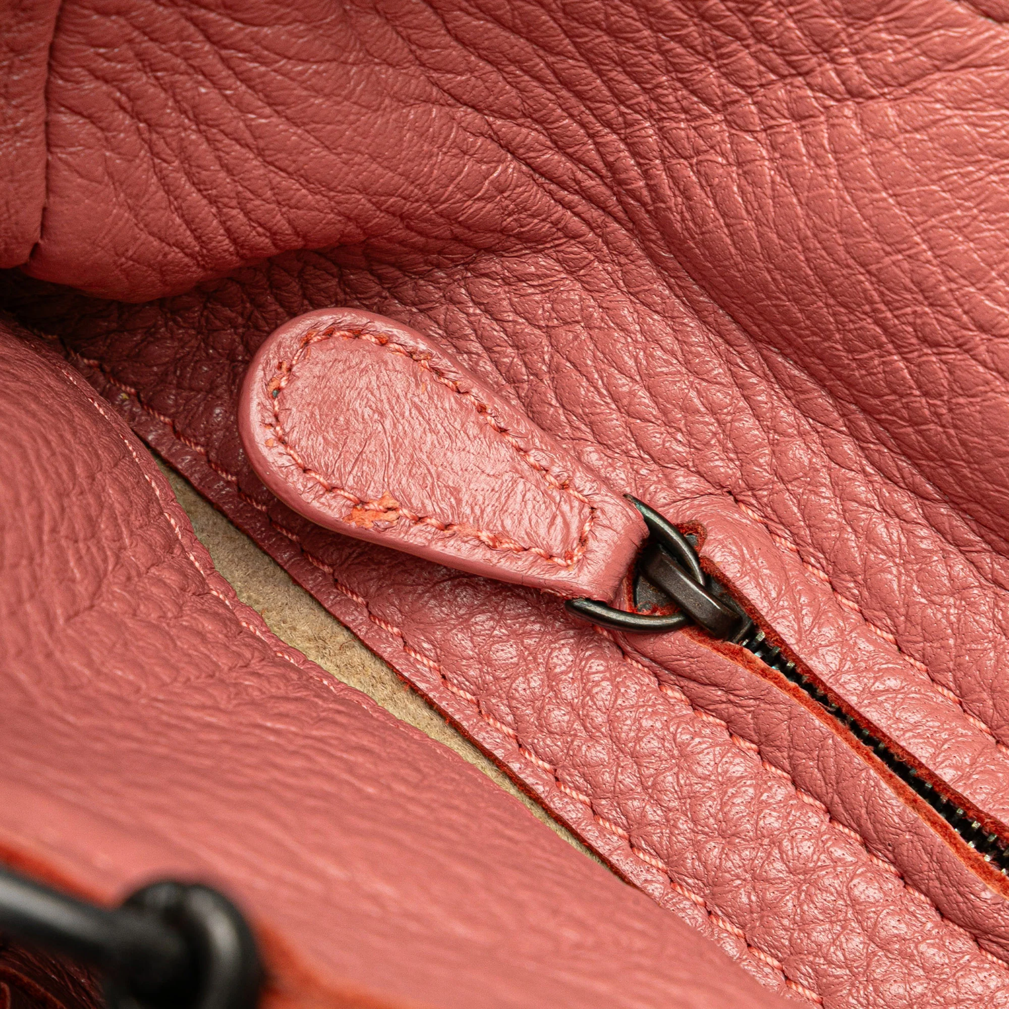 Bottega Veneta | Pre-Owned Small Intrecciato Trimmed Cervo Bucket Bag | Pink/Blush - Image 10