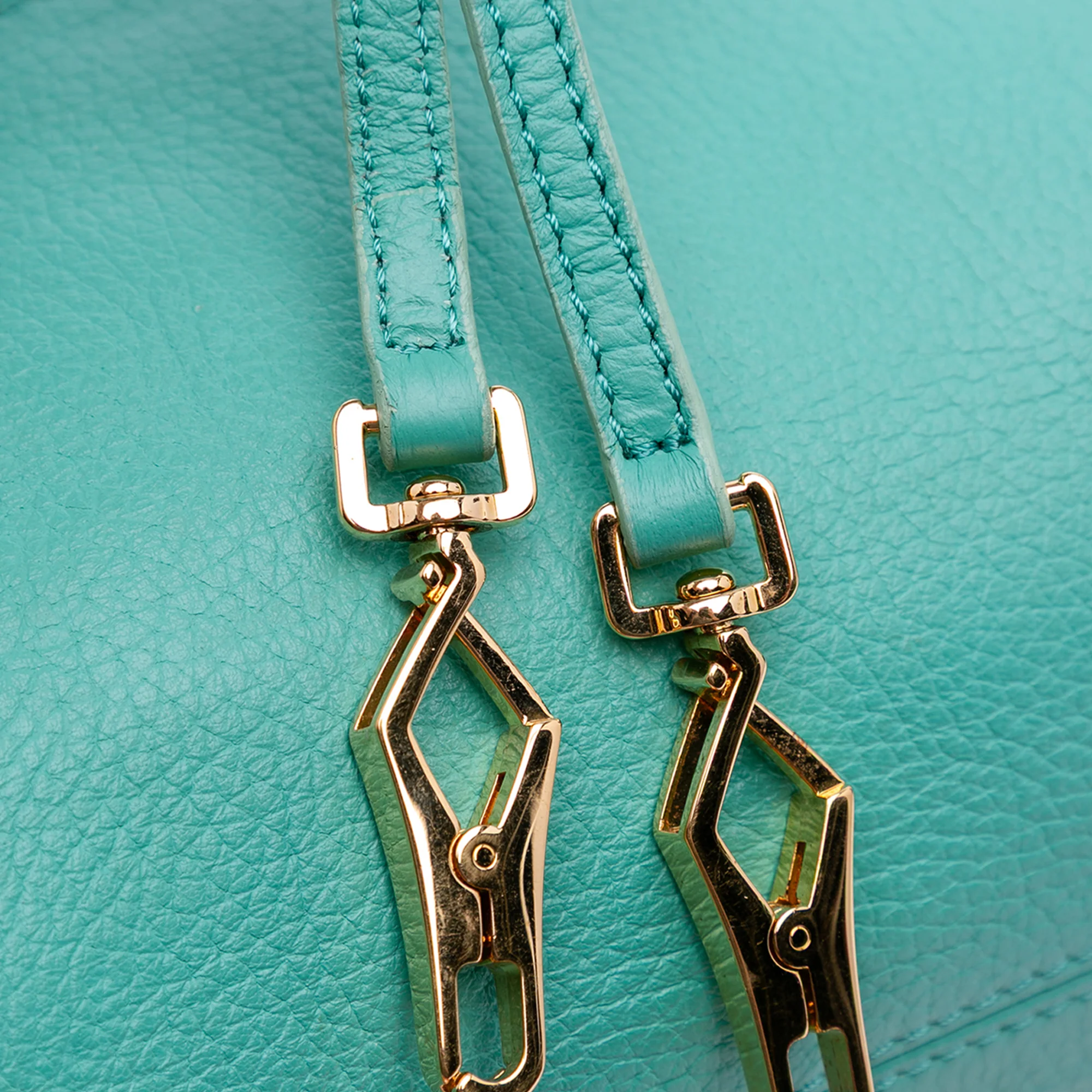 Burberry | Pre-Owned Leather The Petal Fold Over Crossbody | Green/Light Green - Image 4
