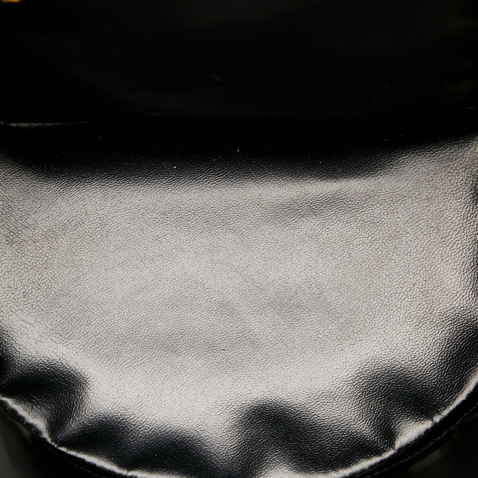 Chanel | Pre-Owned CC Caviar Leather Vanity Bag | Black - Image 7