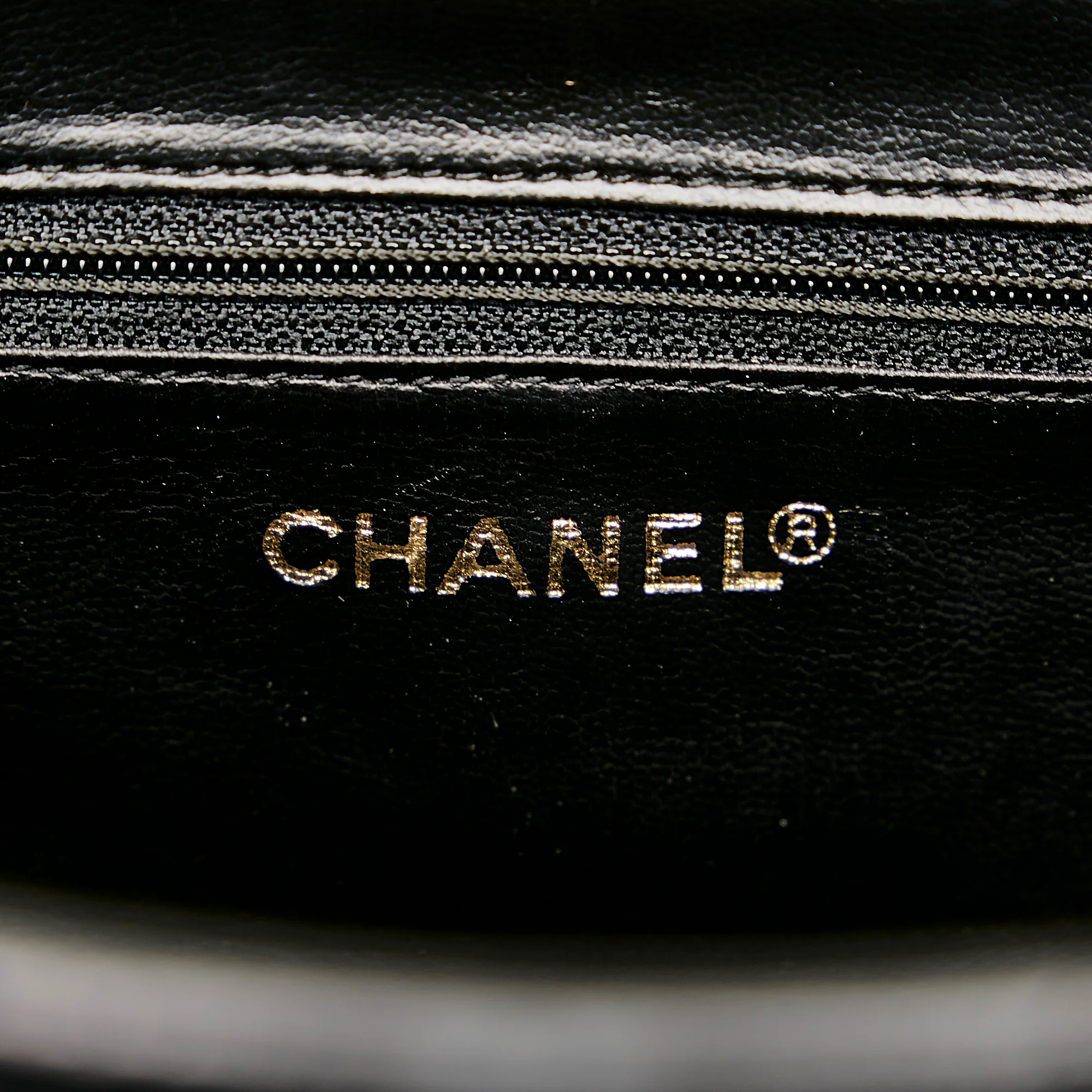 Chanel | Pre-Owned CC Caviar Leather Vanity Bag | Black - Image 8