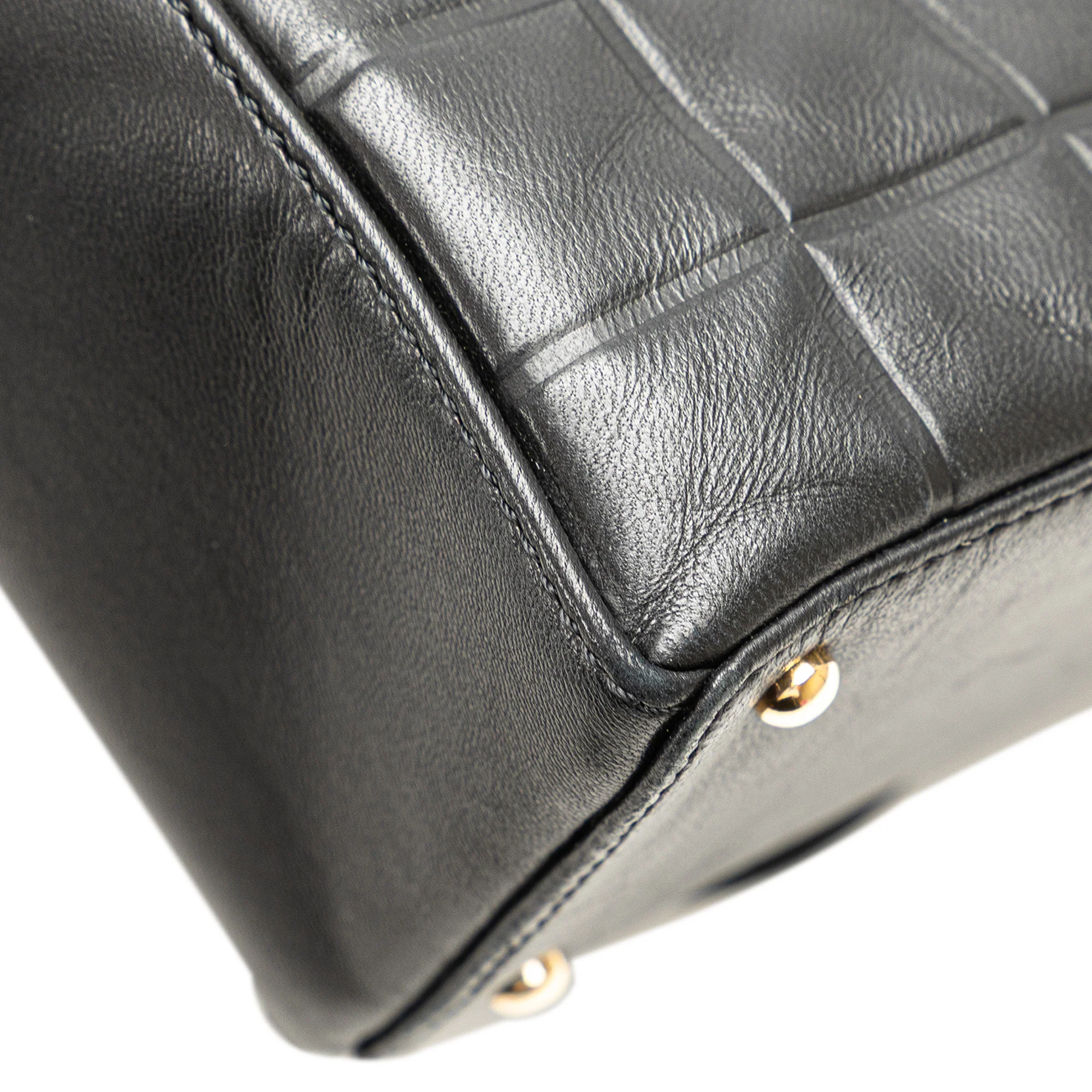 Chanel | Pre-Owned CC Choco Bar Lambskin Shoulder Bag | Black - Image 12