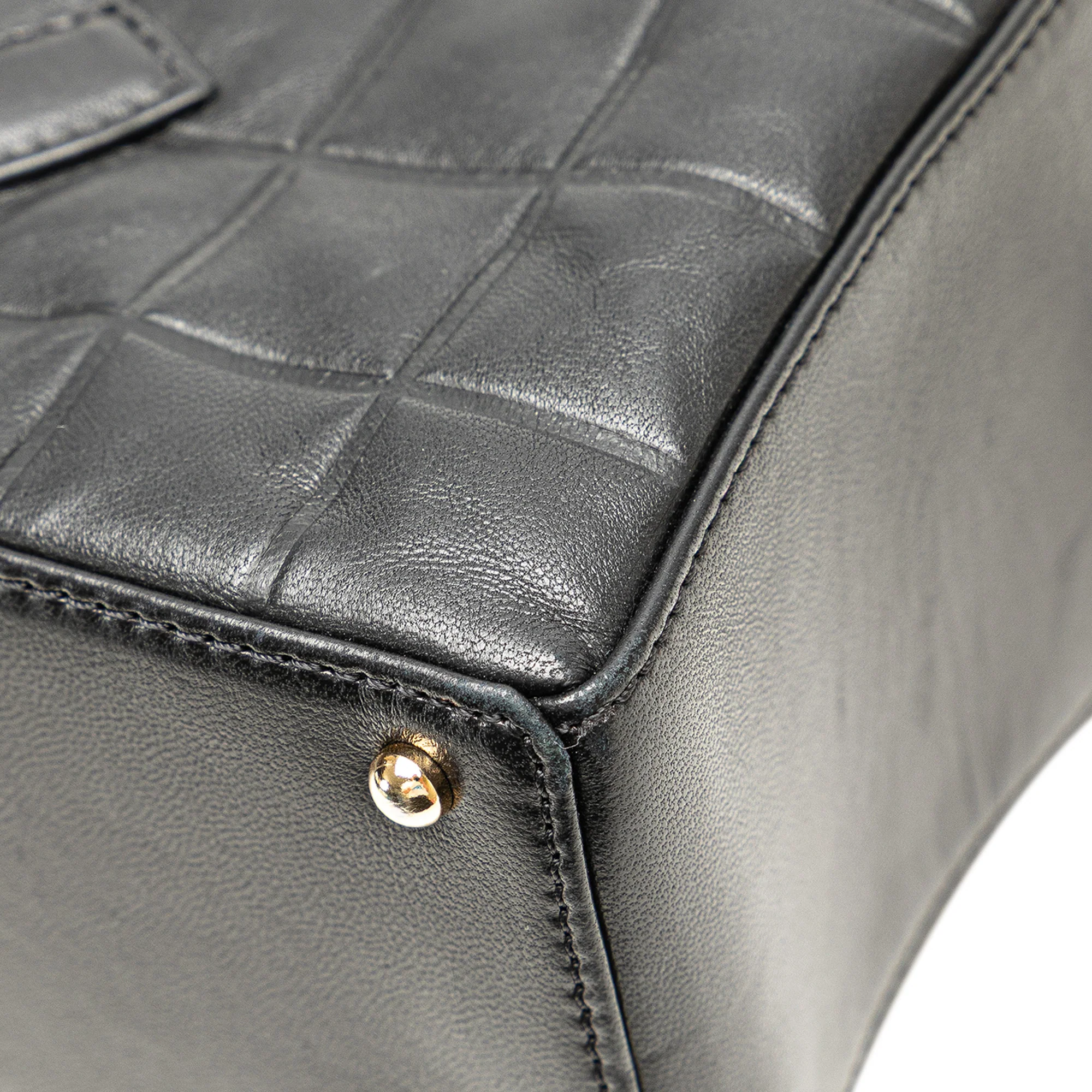 Chanel | Pre-Owned CC Choco Bar Lambskin Shoulder Bag | Black - Image 2