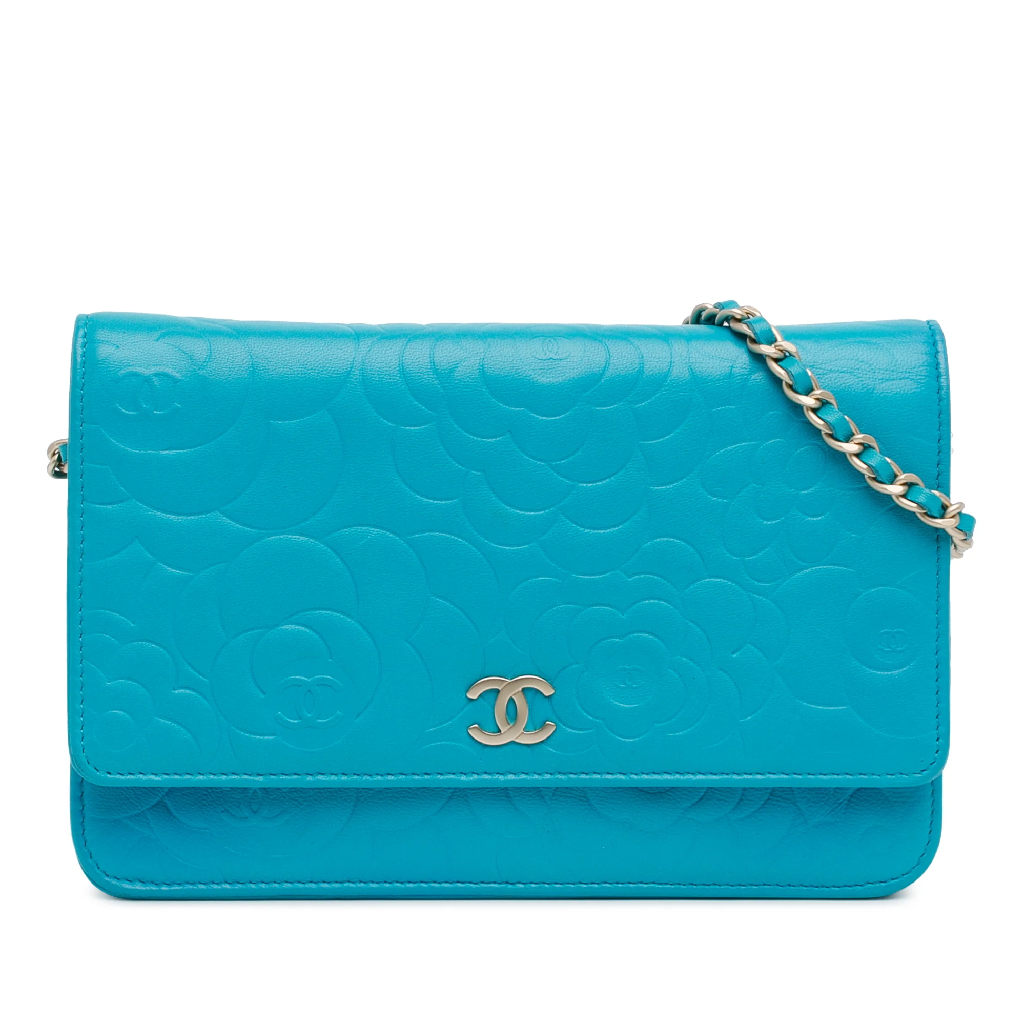 Chanel | Pre-Owned CC Embossed Lambskin Camellia Wallet On Chain | Blue/Aqua