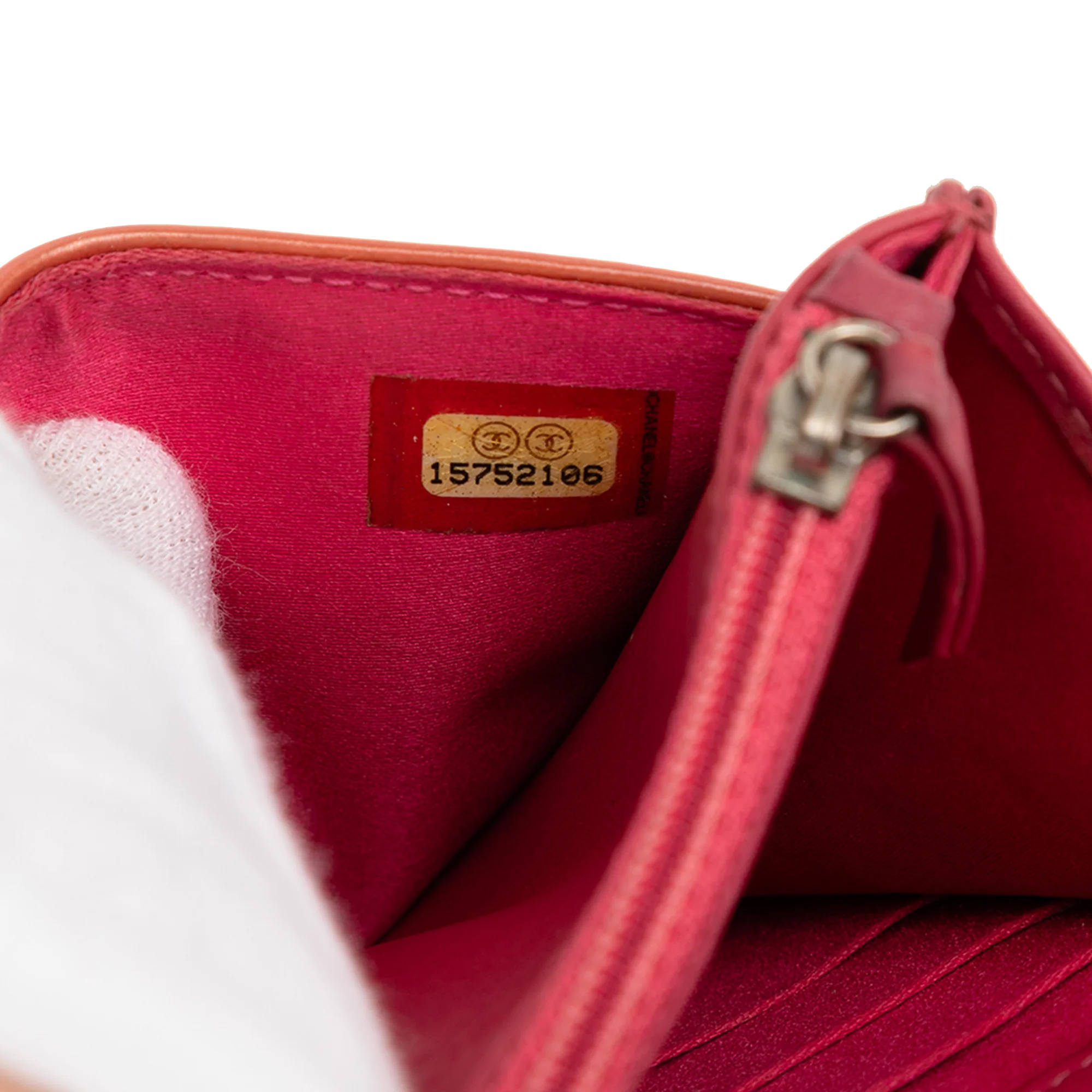 Chanel | Pre-Owned CC Embossed Patent Camellia Wallet On Chain | Pink/Blush - Image 6