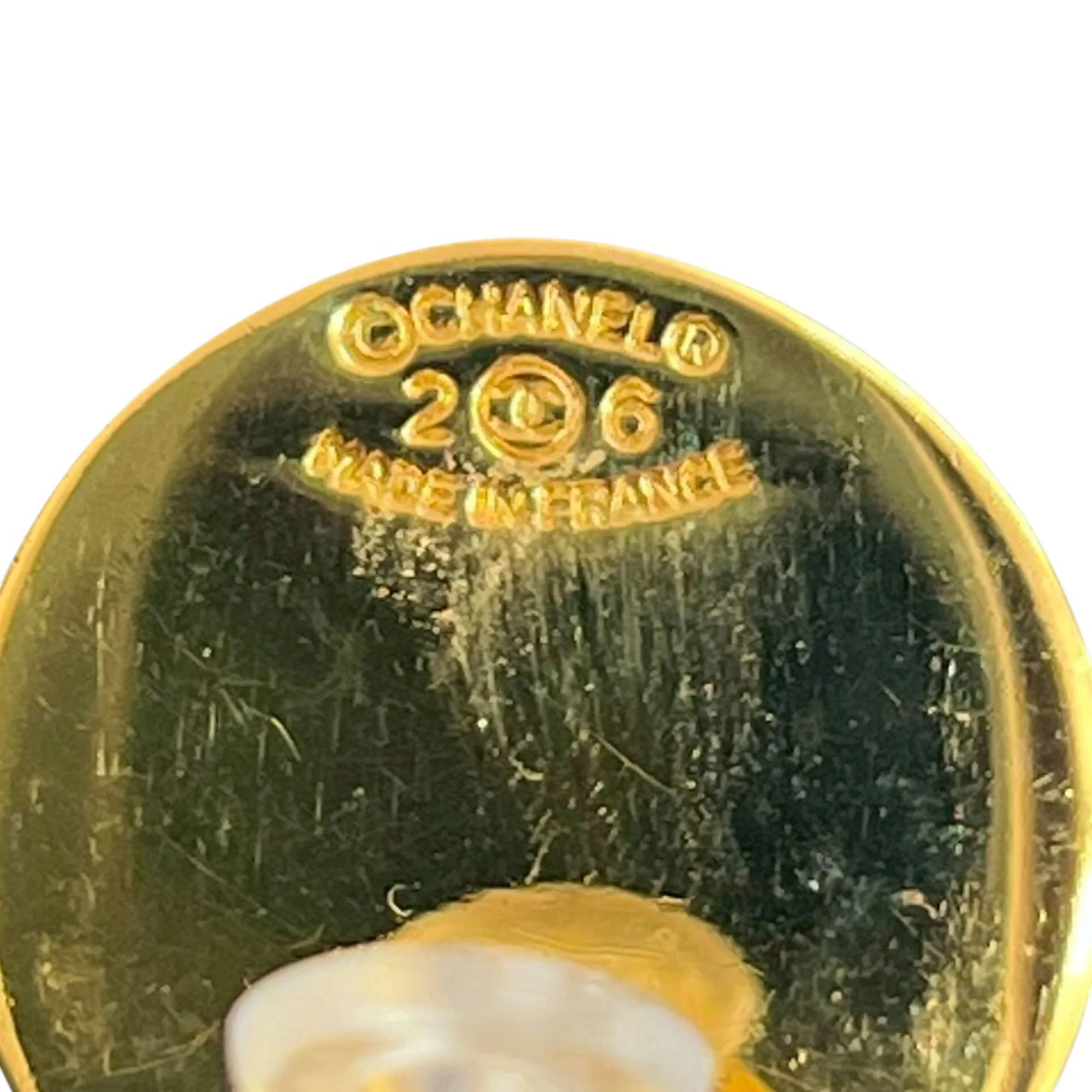 Chanel | Pre-Owned CC Gold Plated Coin and Quilted Flap Bag Clip On Earrings | Gold - Image 4