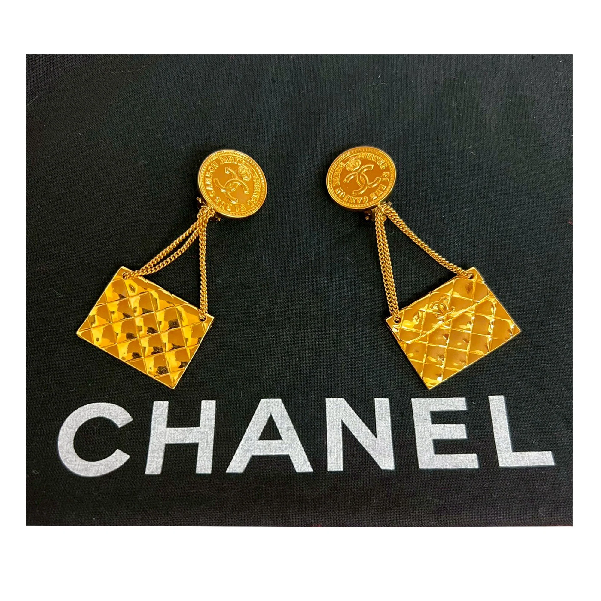 Chanel | Pre-Owned CC Gold Plated Coin and Quilted Flap Bag Clip On Earrings | Gold - Image 6