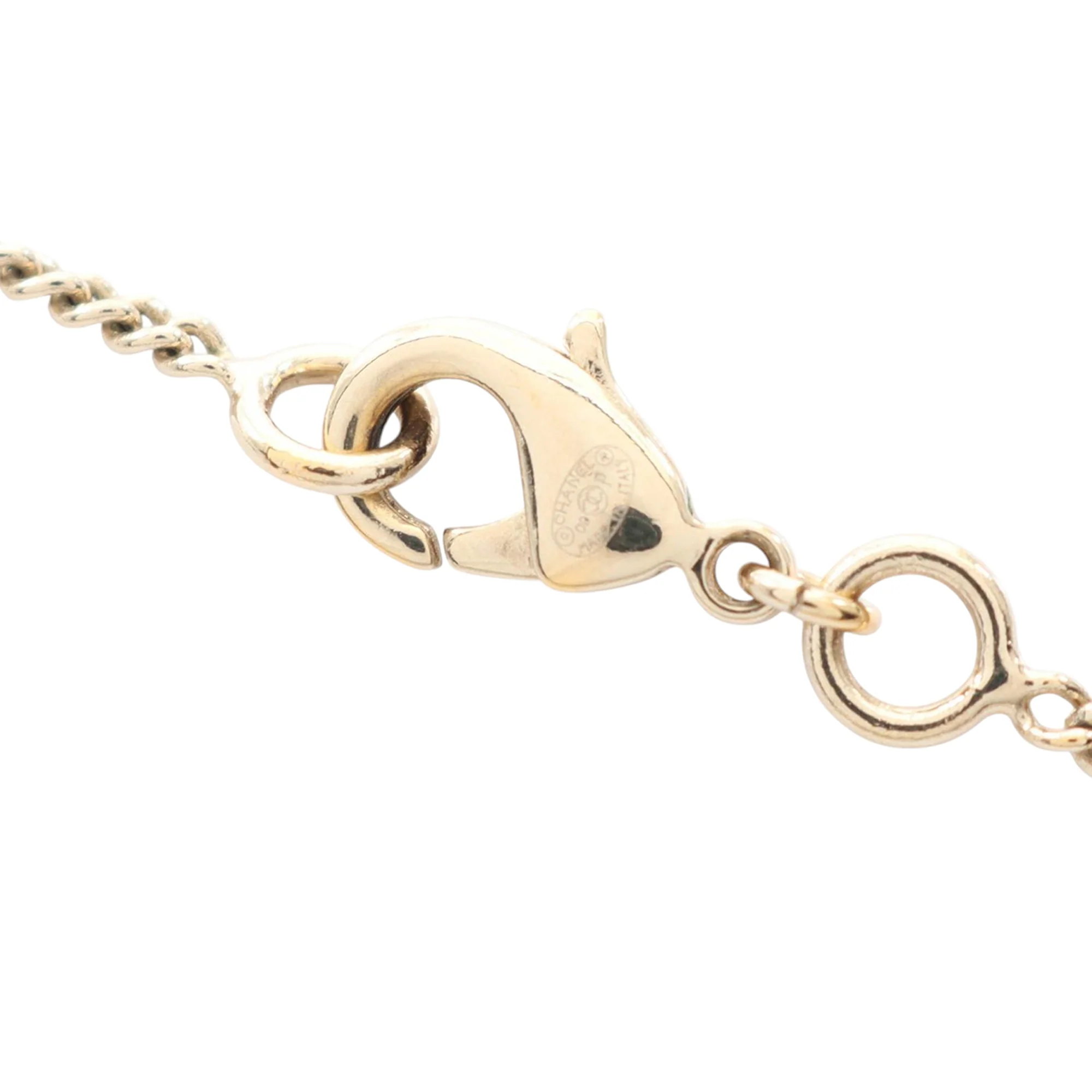 Chanel | Pre-Owned CC Gold Plated Enamel Flap Bag Pendant Necklace | GoldBlack - Image 3