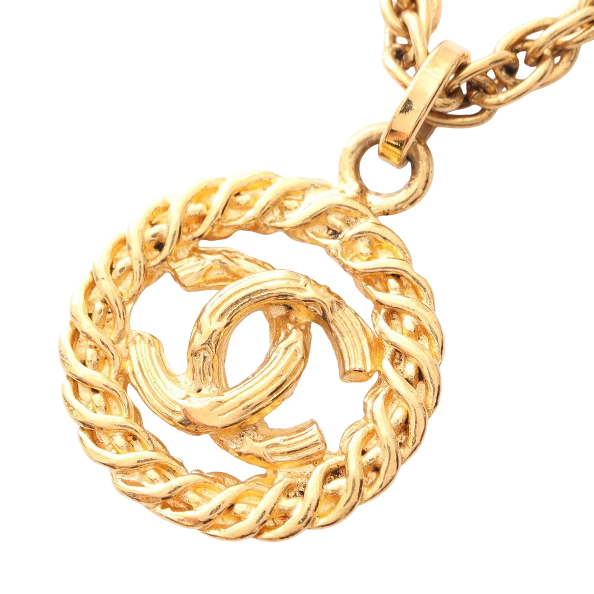 Chanel | Pre-Owned CC Gold Plated Round Pendant Necklace | Gold