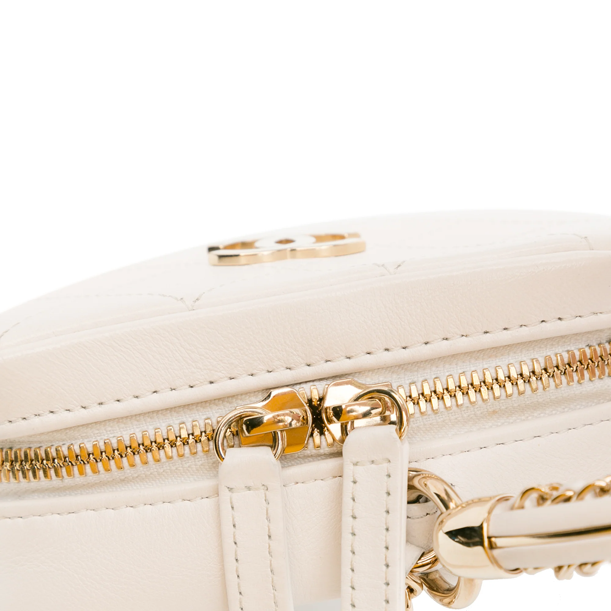 Chanel | Pre-Owned CC Lambskin Round Handle Camera Case | White - Image 10