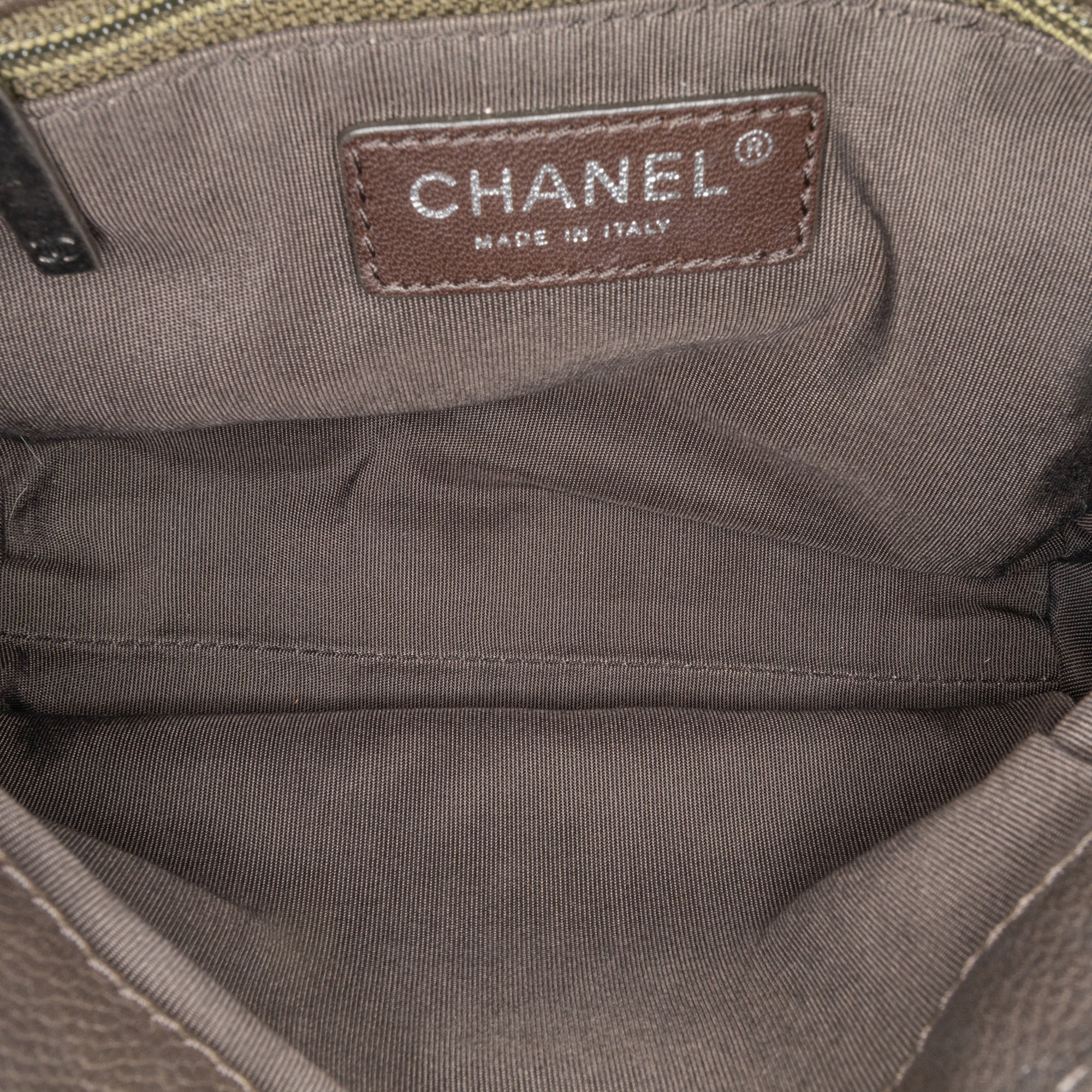 Chanel | Pre-Owned CC Quilted Caviar Crossbody | Brown/Dark Brown - Image 7