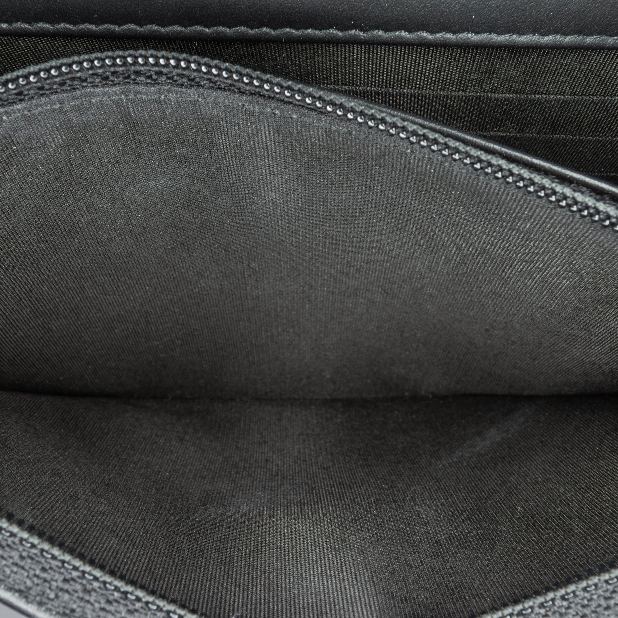 Chanel | Pre-Owned CC Quilted Crackled Patent Pearl Strap Wallet On Chain | Black - Image 11