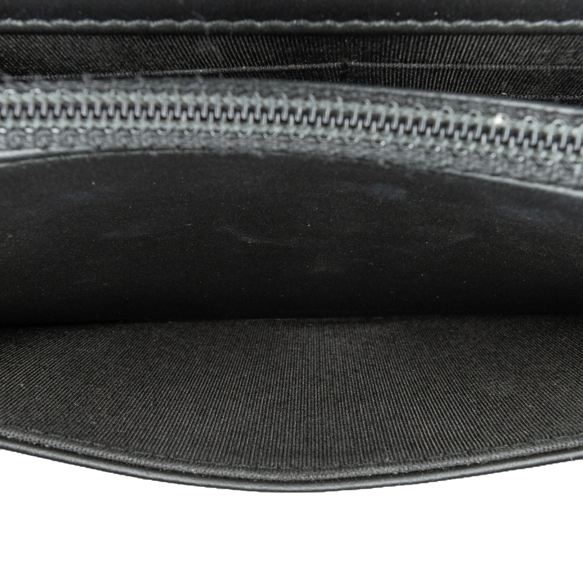 Chanel | Pre-Owned CC Quilted Crackled Patent Pearl Strap Wallet On Chain | Black - Image 12