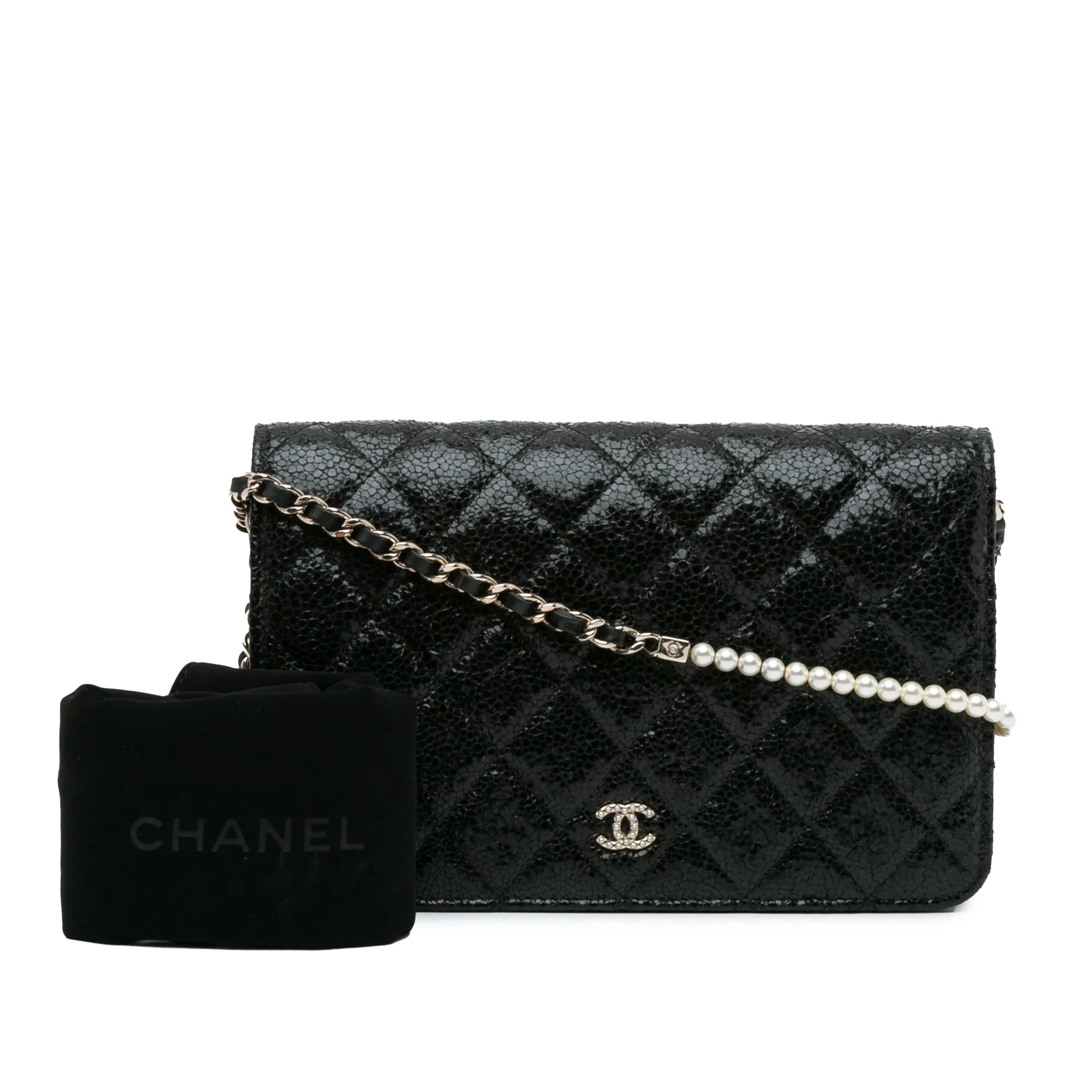 Chanel | Pre-Owned CC Quilted Crackled Patent Pearl Strap Wallet On Chain | Black - Image 15