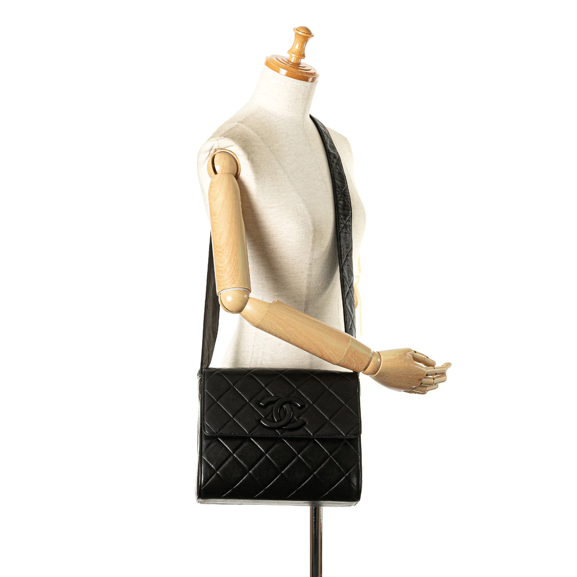 Chanel | Pre-Owned CC Quilted Lambskin Flap | Black - Image 3
