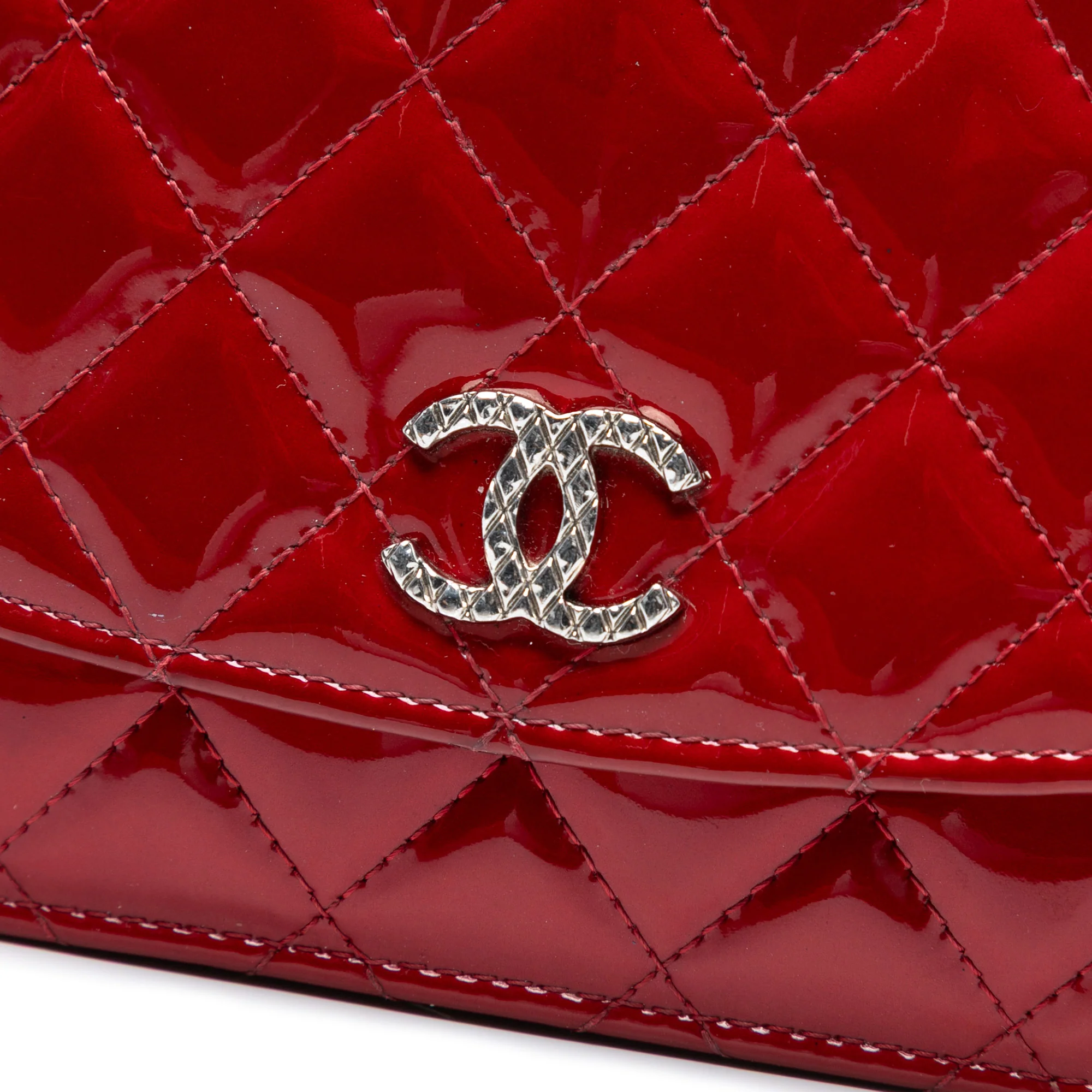 Chanel | Pre-Owned CC Quilted Patent Brilliant Wallet On Chain | Red - Image 6