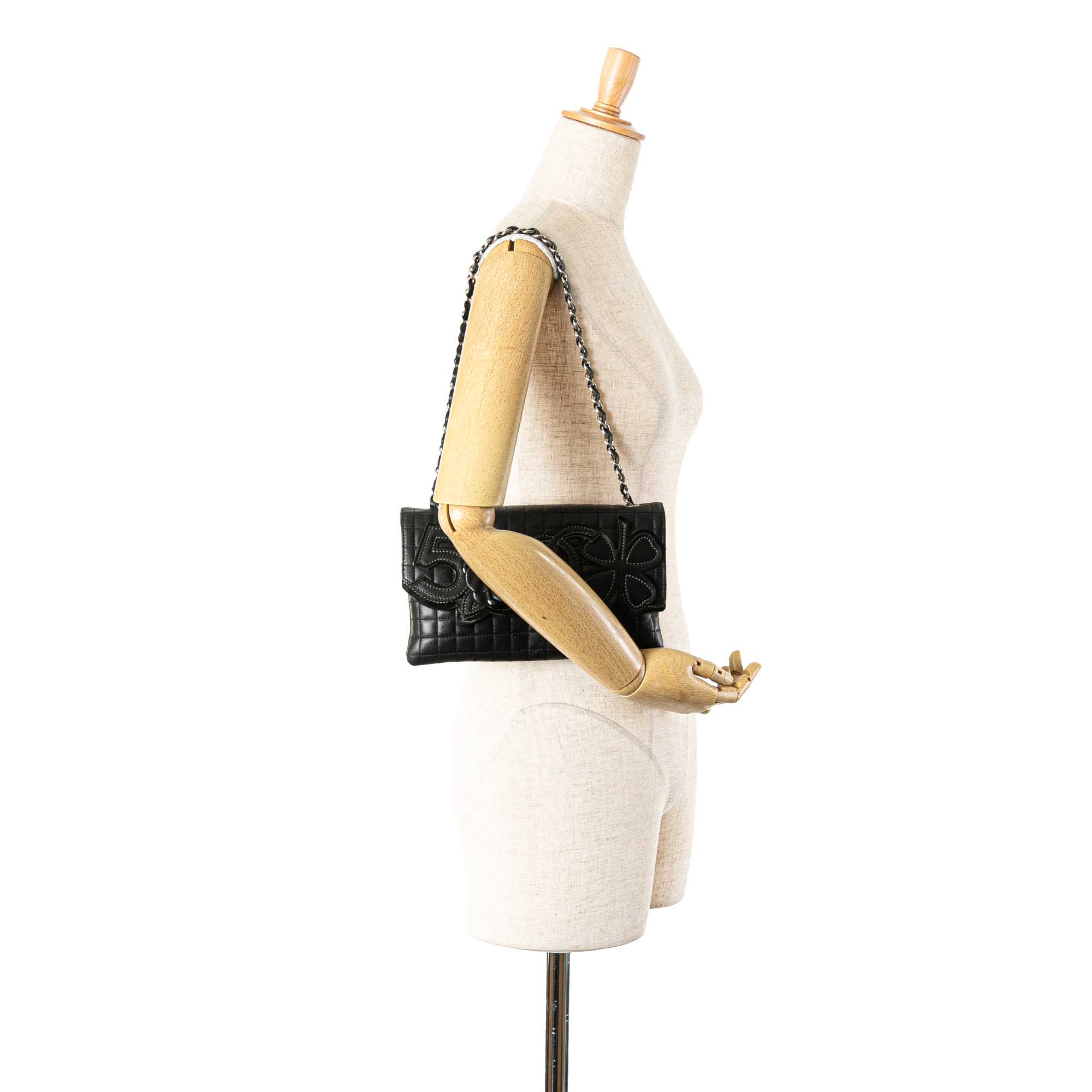 Chanel | Pre-Owned Choco Bar Calfskin Camellia No. 5 CC Shoulder Bag | Black - Image 10