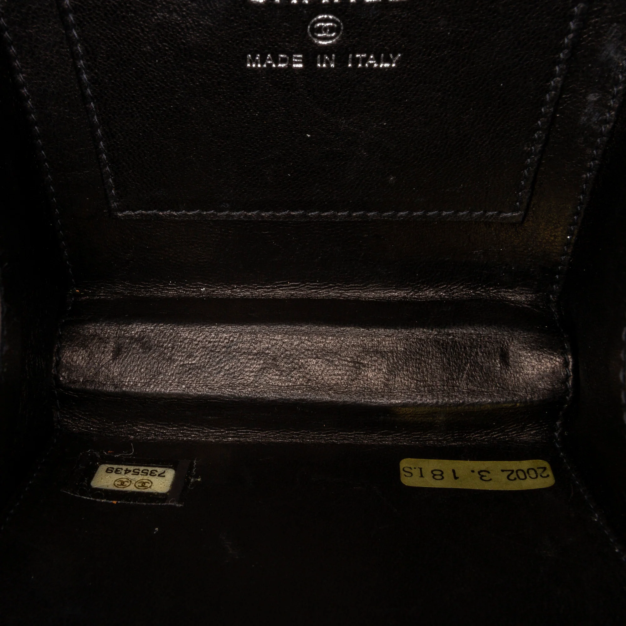 Chanel | Pre-Owned Choco Bar Lucite Perspex Clutch | Black - Image 5