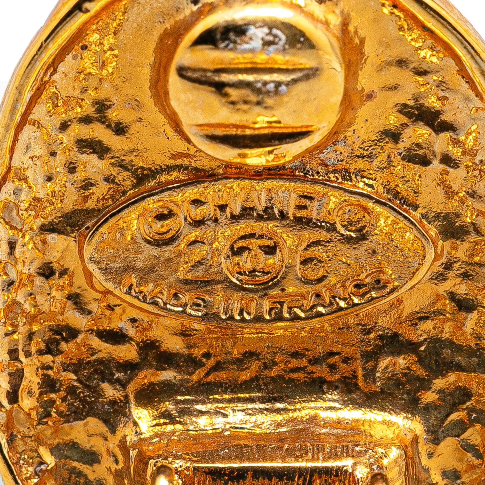 Chanel | Pre-Owned Gold Plated CC Crown Clip On Earrings | Gold - Image 3