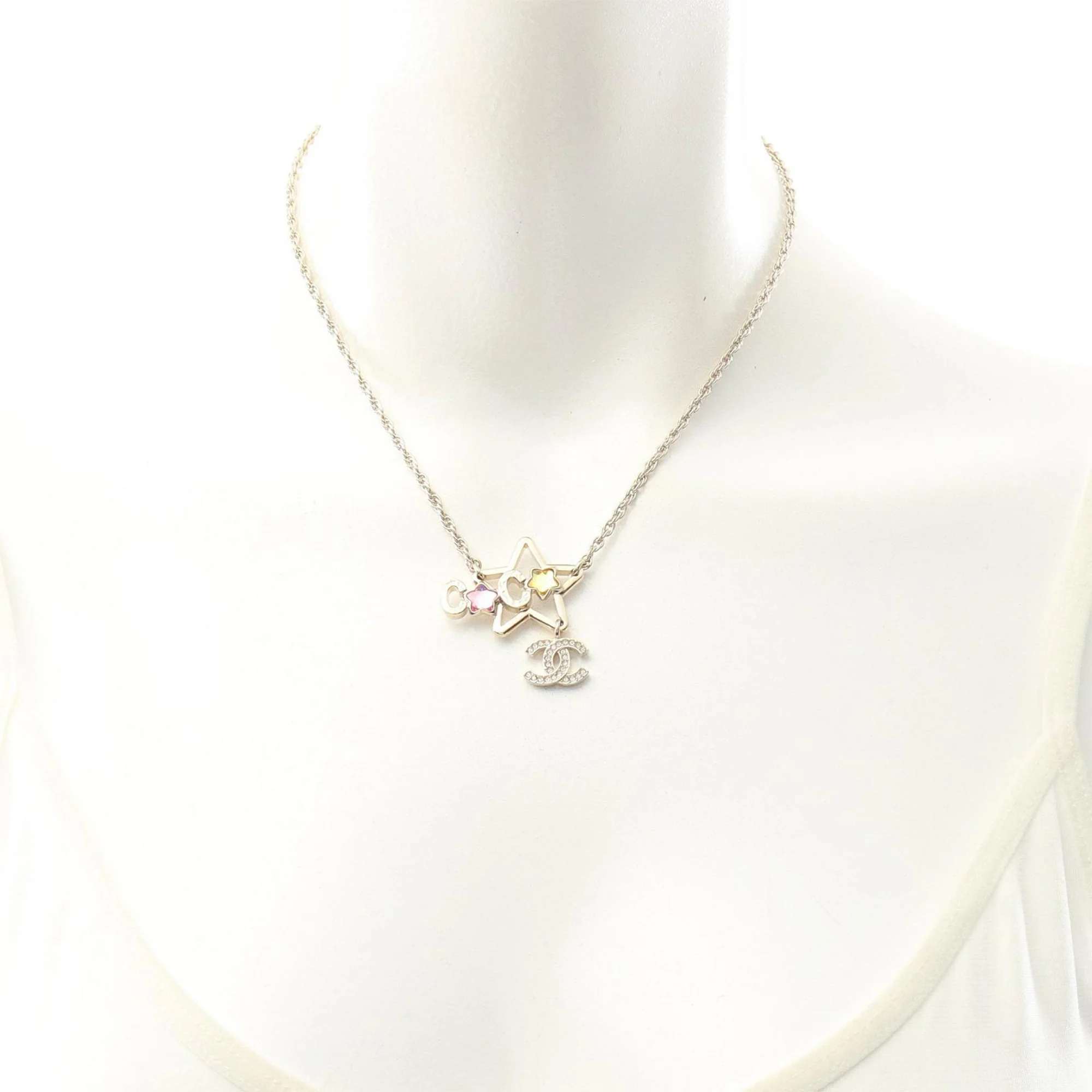 Chanel | Pre-Owned Gold Plated CC Rhinestone Coco Star Pendant Necklace | Gold - Image 6