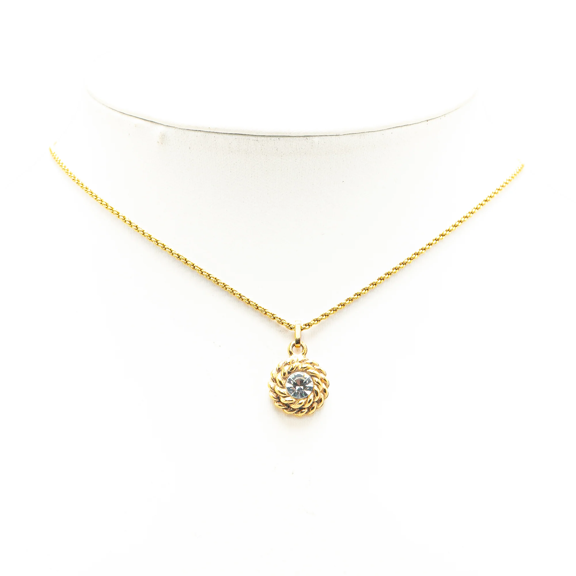 Chanel | Pre-Owned Gold Plated Rhinestone Pendant Necklace | Gold - Image 4