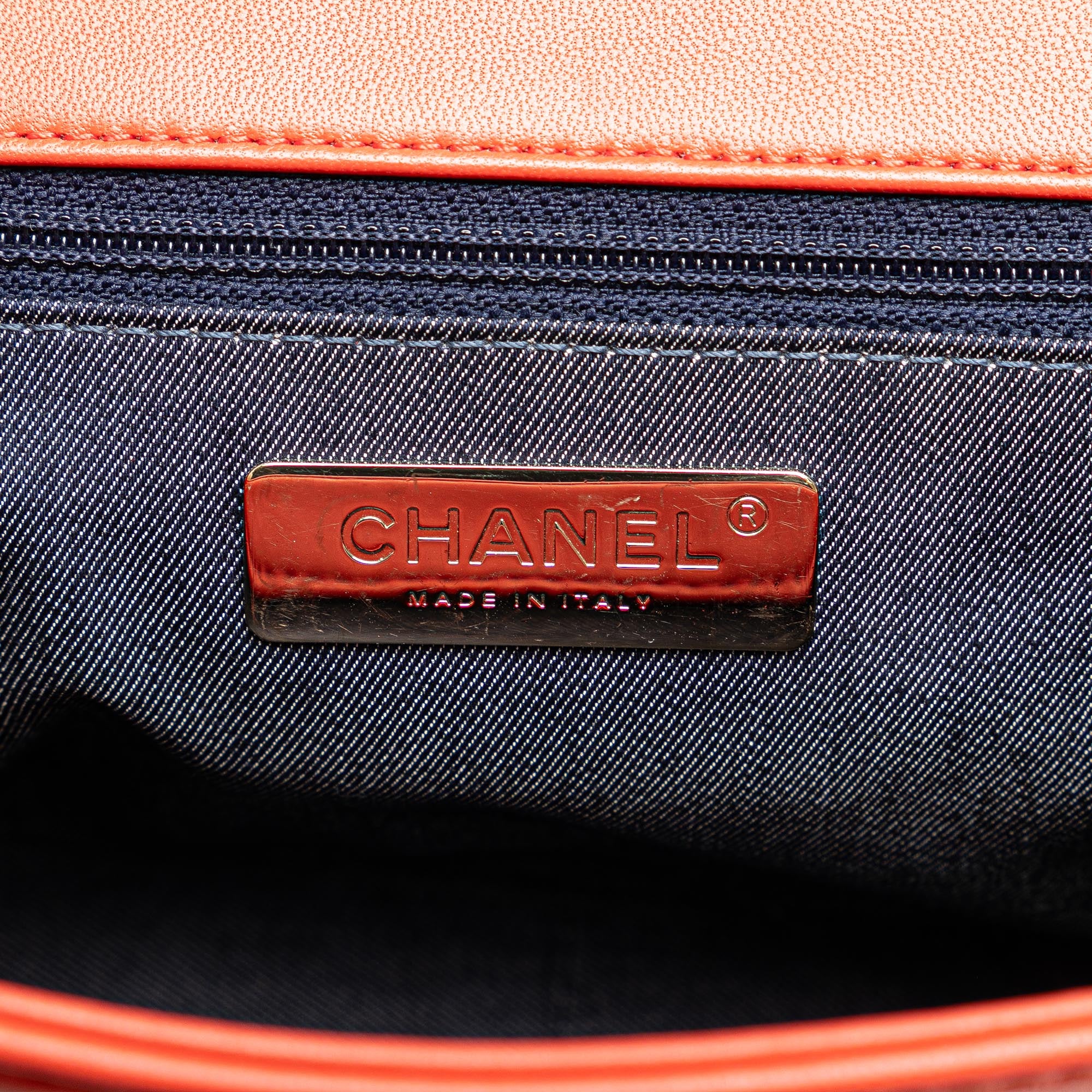 Chanel | Pre-Owned Lambskin CC Mania Flap | Red - Image 7