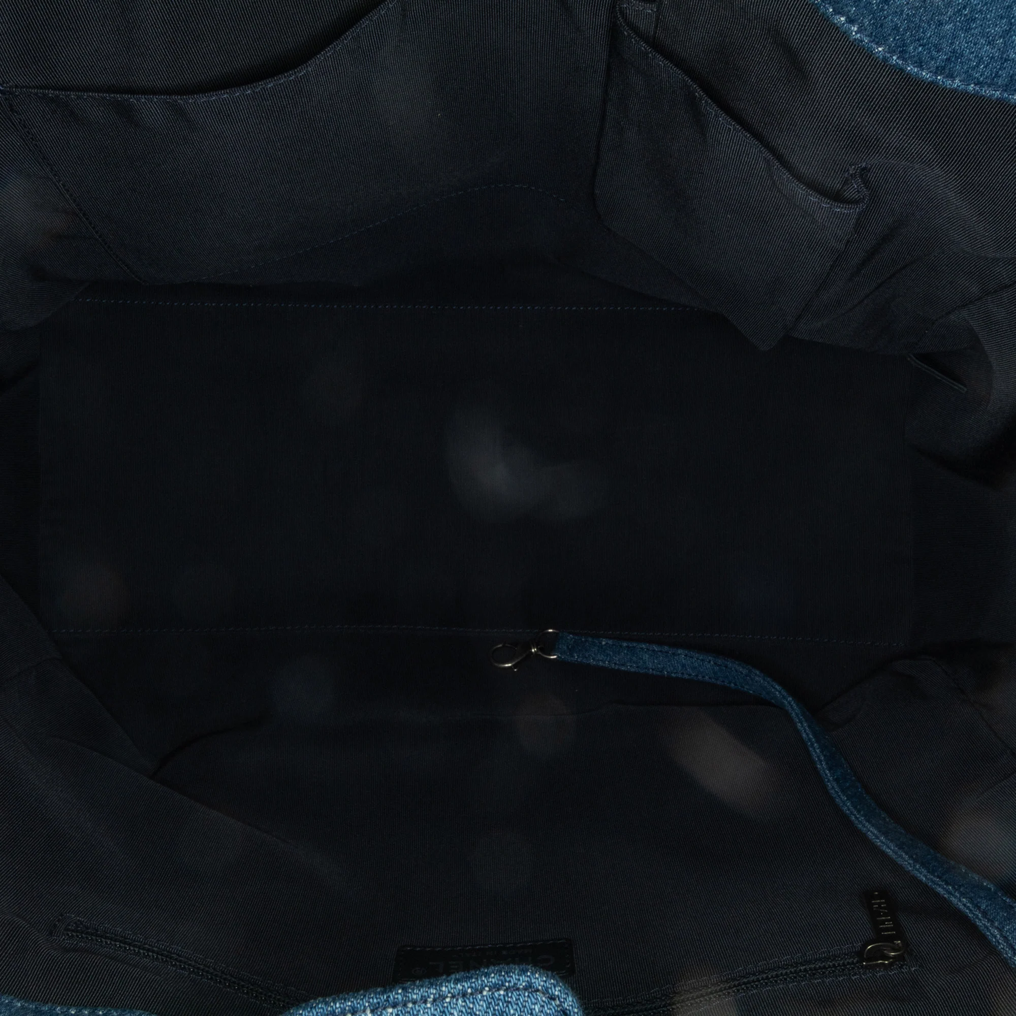 Chanel | Pre-Owned Large Fringed Denim Shopping Tote | Blue/BrownBrownBrownBrownBrown - Image 4