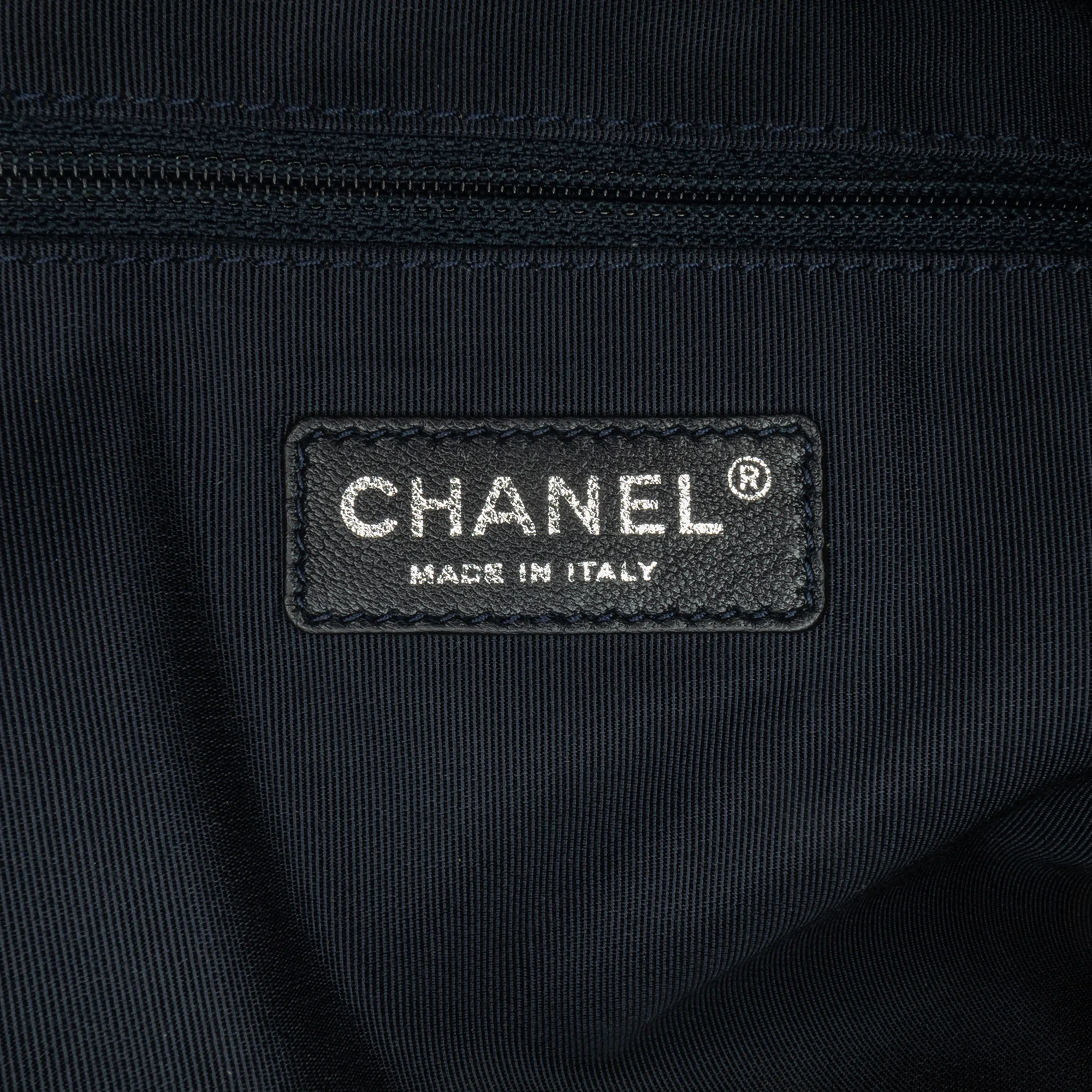 Chanel | Pre-Owned Large Fringed Denim Shopping Tote | Blue/BrownBrownBrownBrownBrown - Image 5