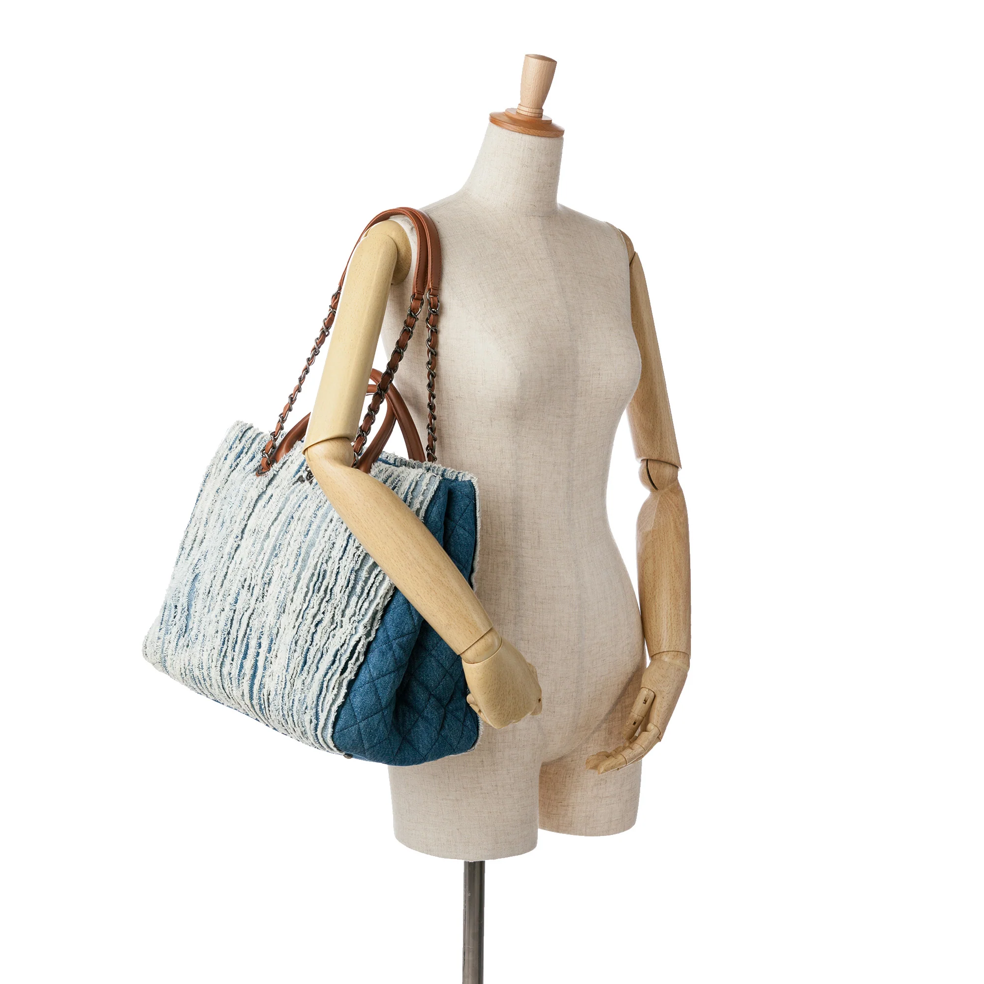 Chanel | Pre-Owned Large Fringed Denim Shopping Tote | Blue/BrownBrownBrownBrownBrown - Image 7