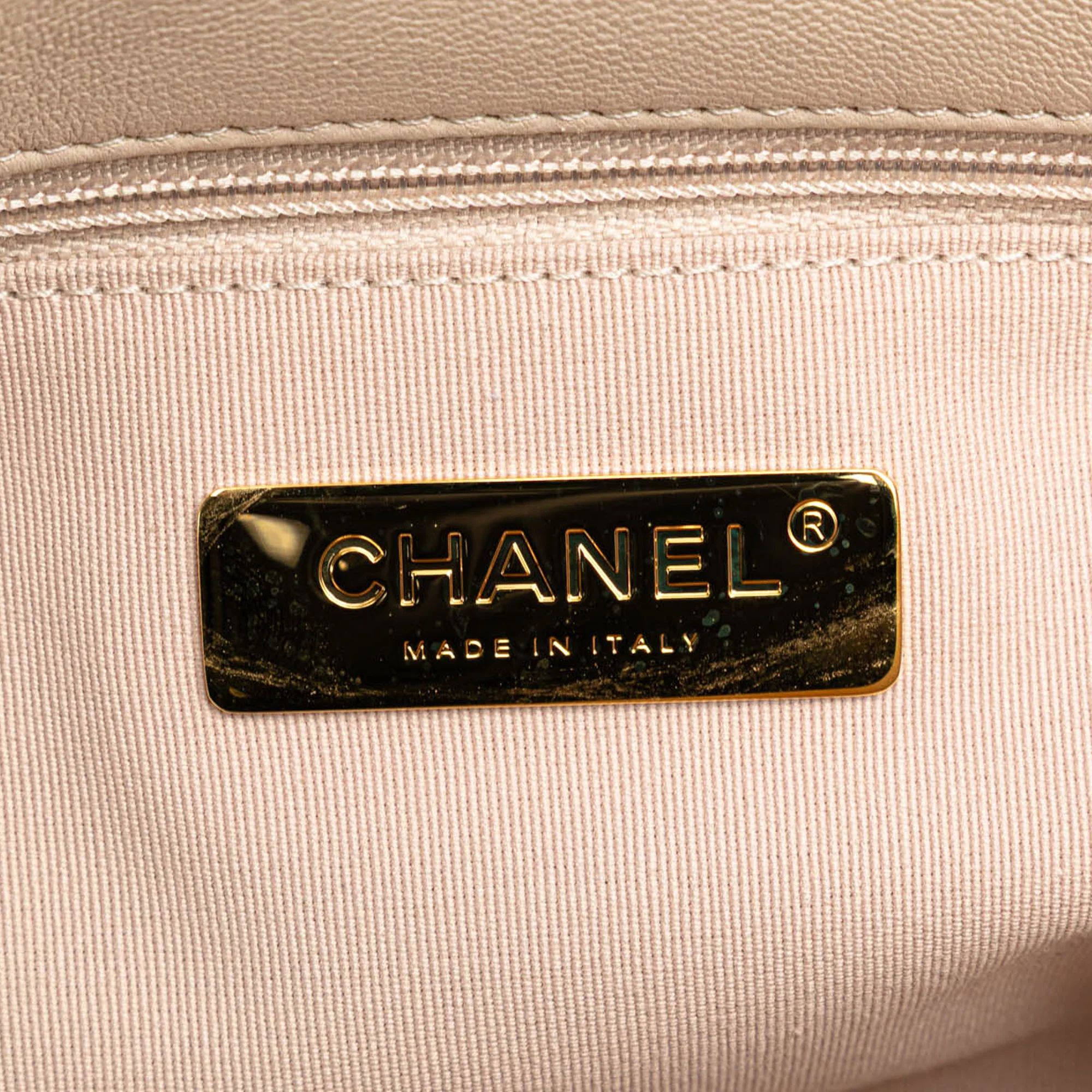 Chanel | Pre-Owned Large Lambskin 19 Flap | Beige - Image 10