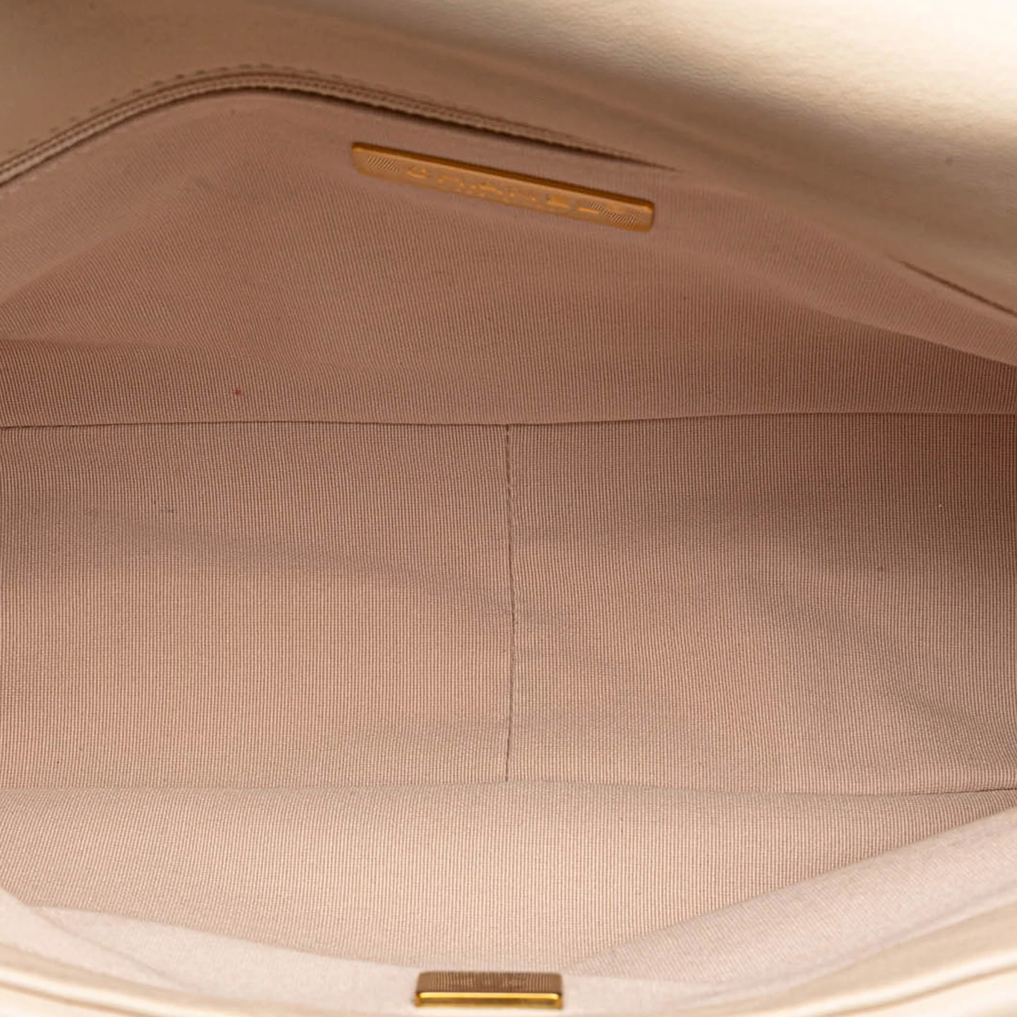 Chanel | Pre-Owned Large Lambskin 19 Flap | Beige - Image 8