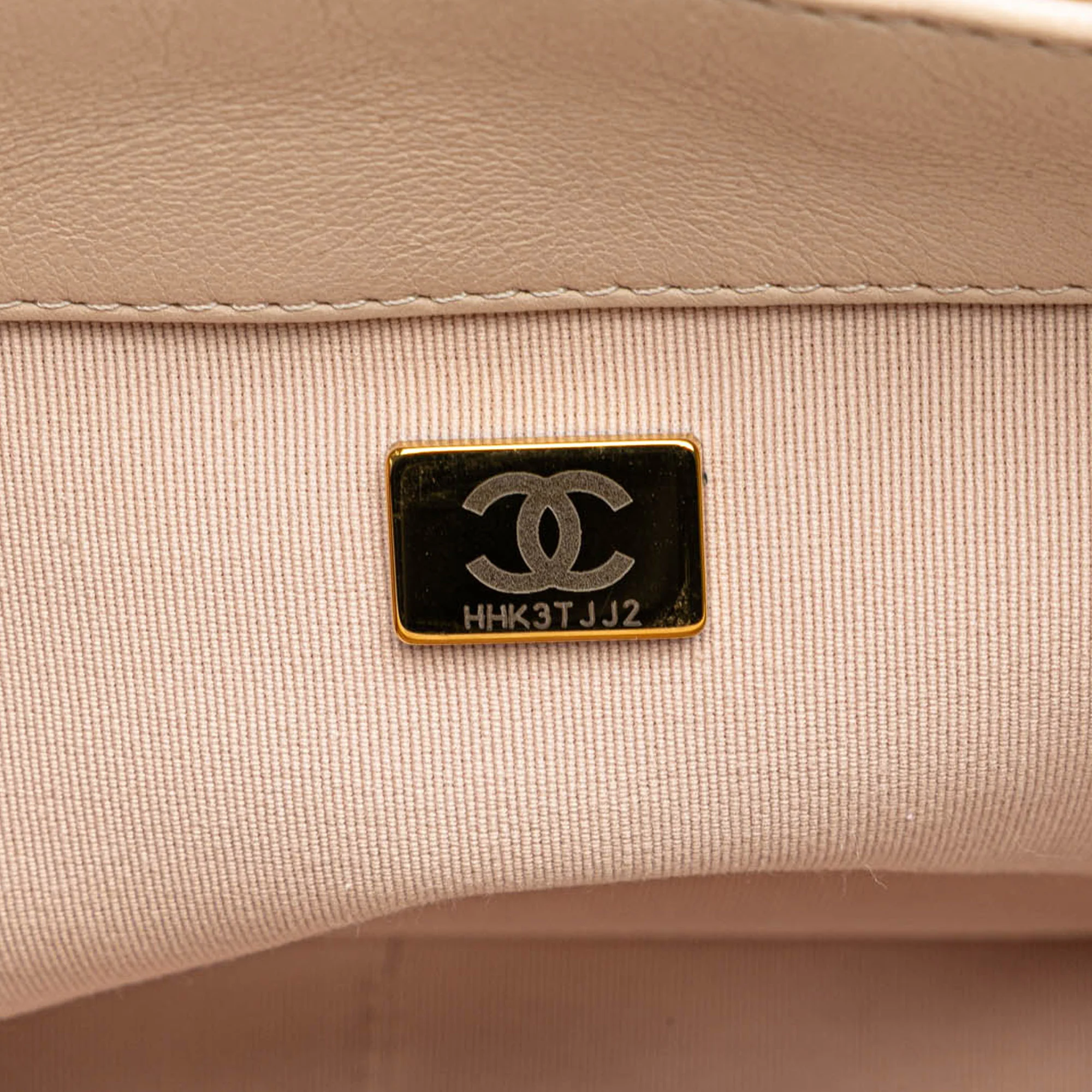 Chanel | Pre-Owned Large Lambskin 19 Flap | Beige - Image 9
