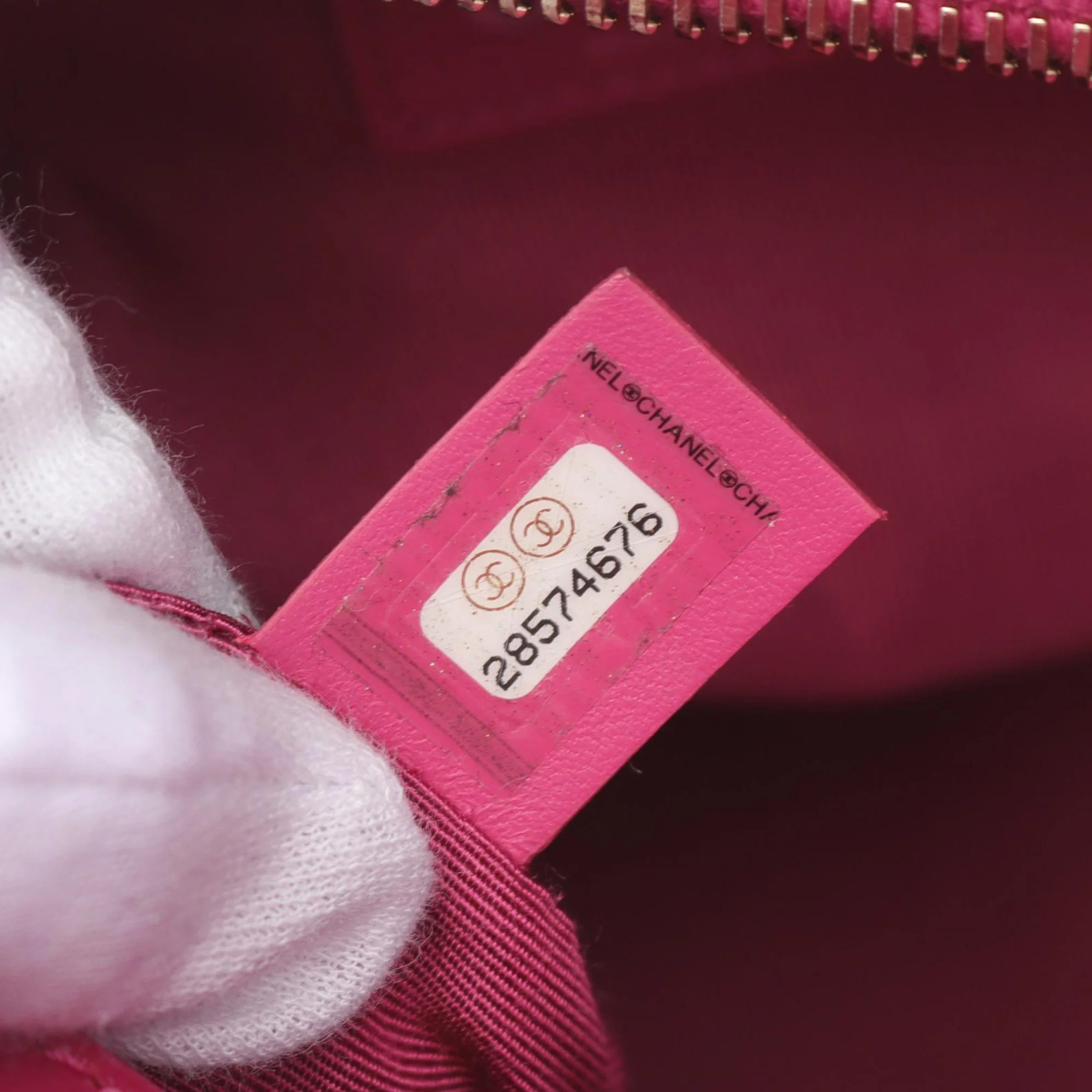 Chanel | Pre-Owned Medium Aged Calfskin Gabrielle Crossbody | Pink/Dark Pink - Image 5