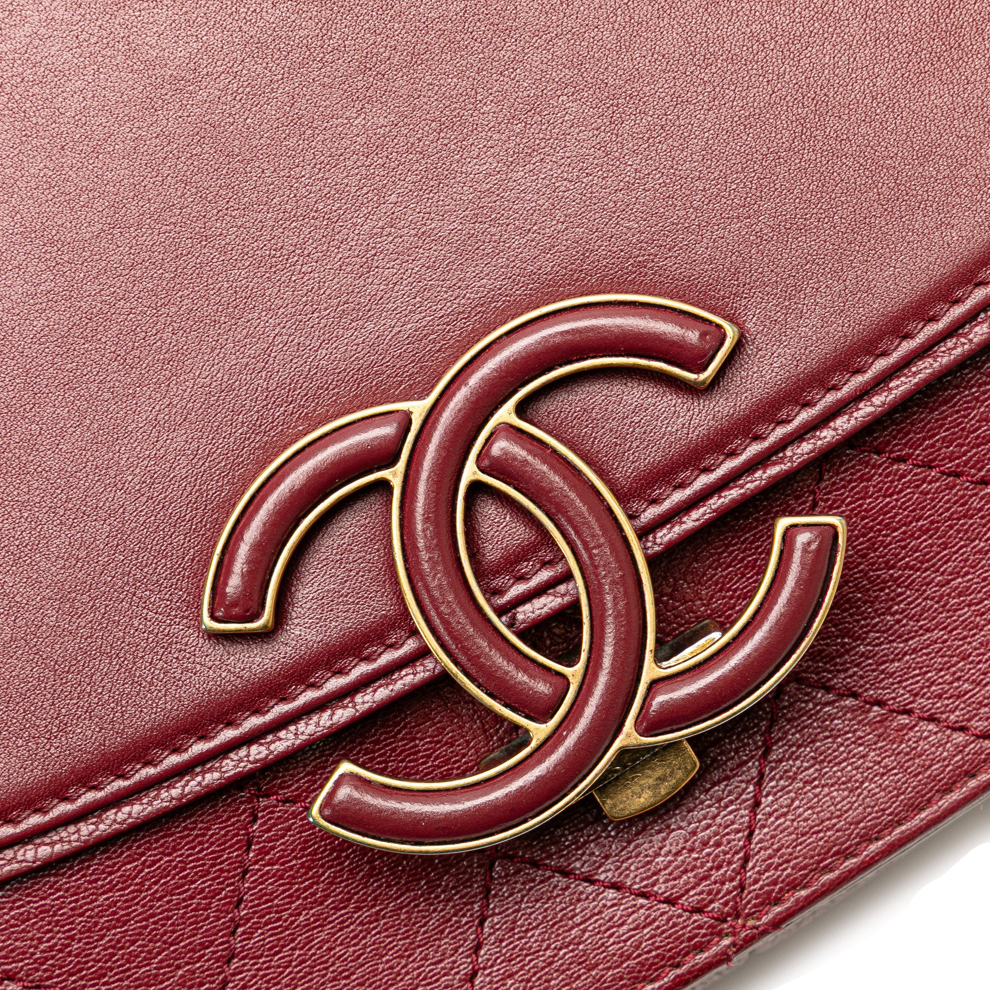 Chanel | Pre-Owned Medium Calfskin Coco Curve Flap | Red/Dark Red - Image 10