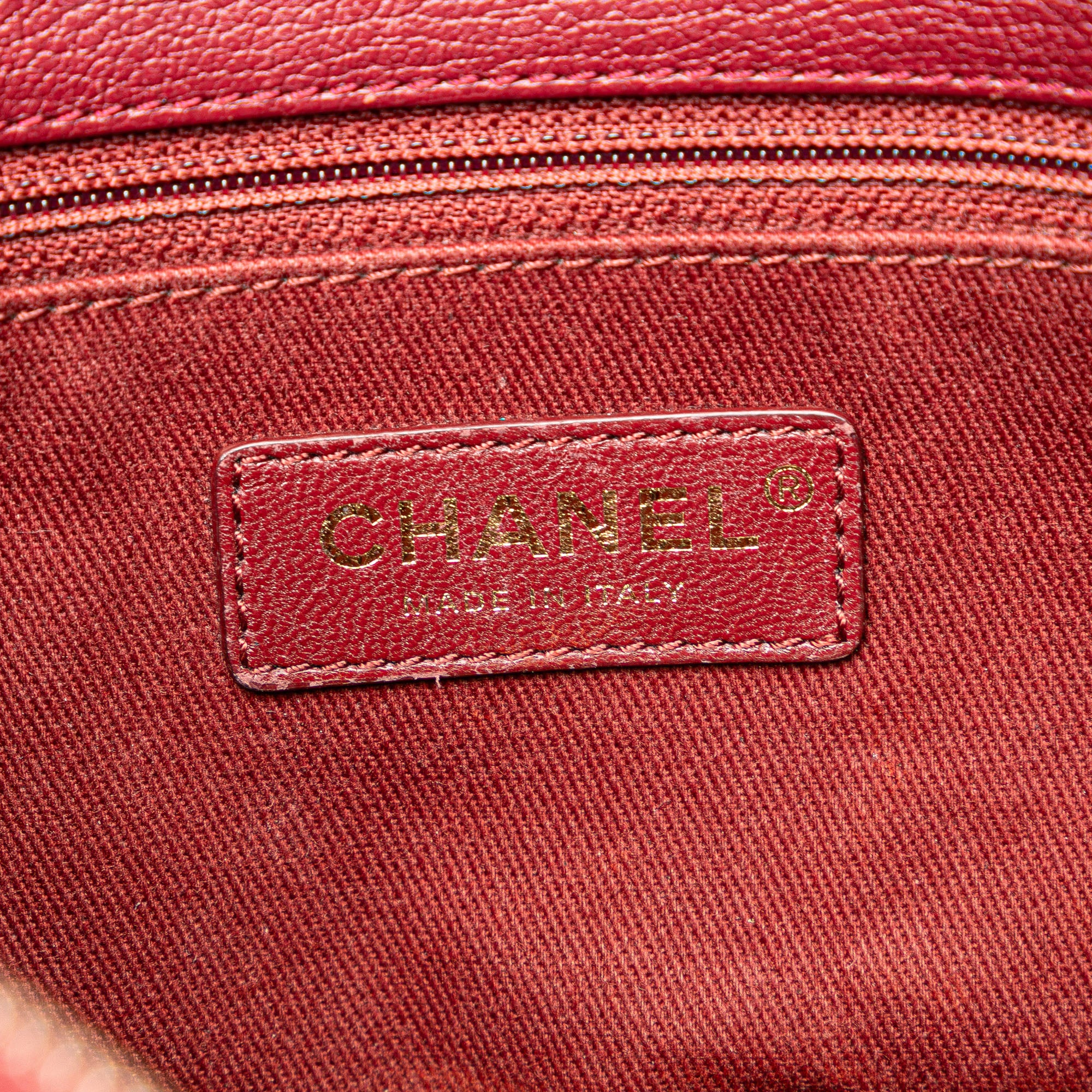 Chanel | Pre-Owned Medium Calfskin Coco Curve Flap | Red/Dark Red - Image 8